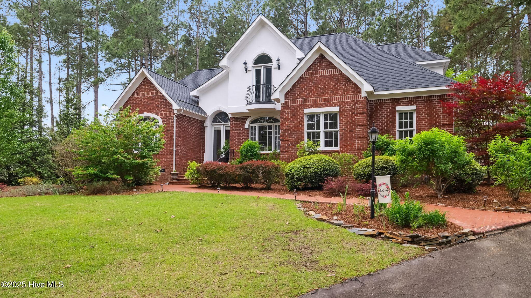 5 Wake Forest Court