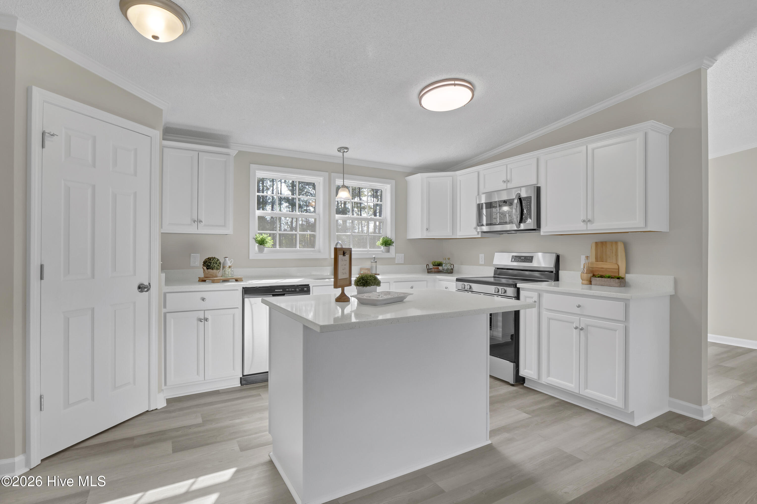 100563063 | Photo 14