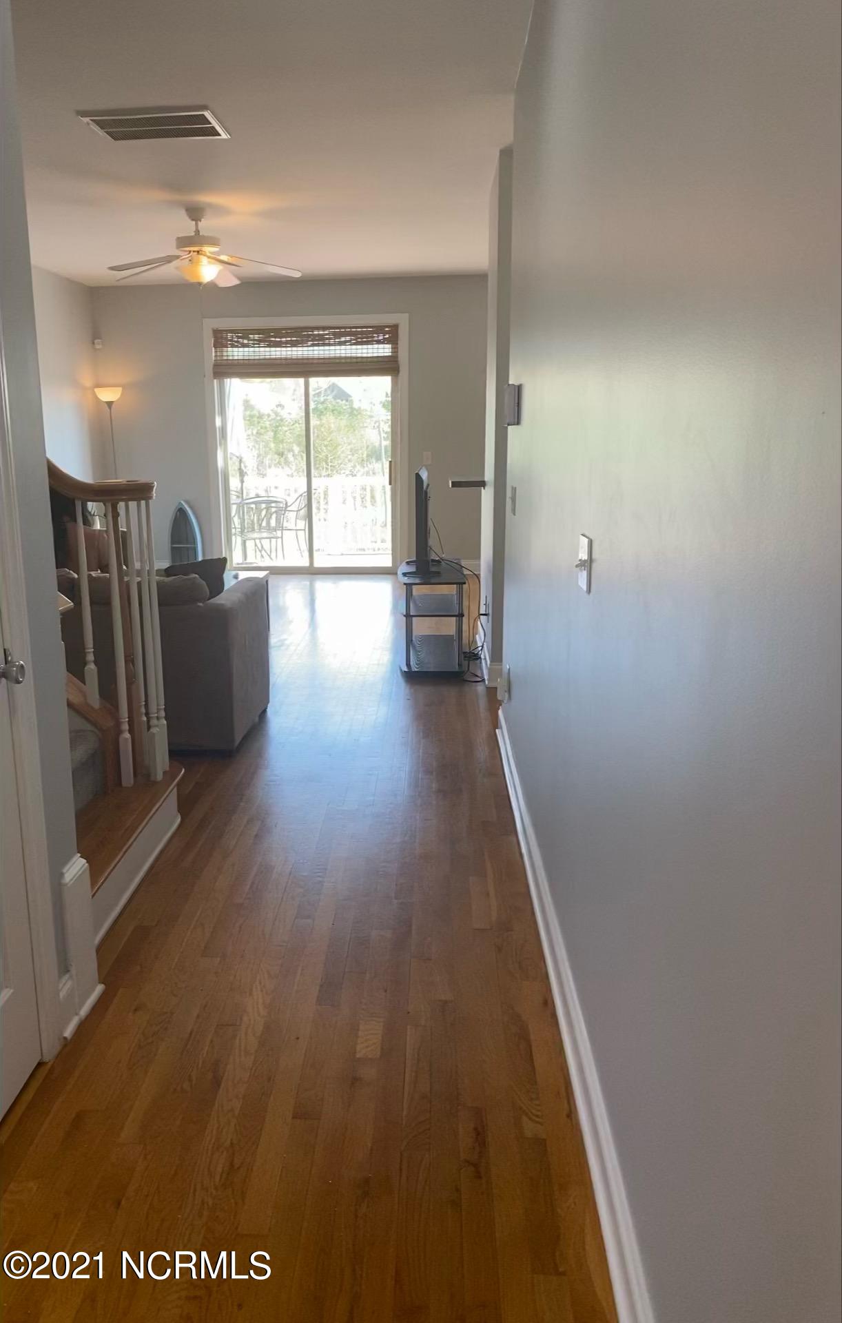 100535650 | Photo 13