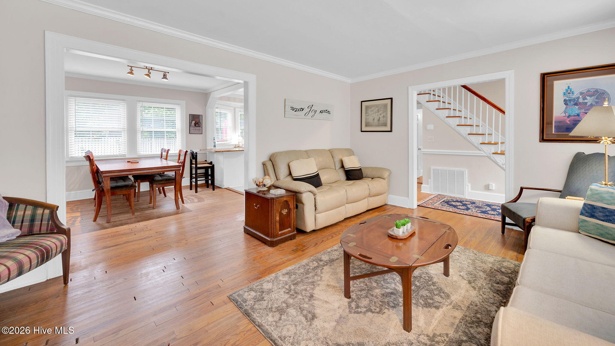 41-web-or-mls-1902 Sherwood Drive-41