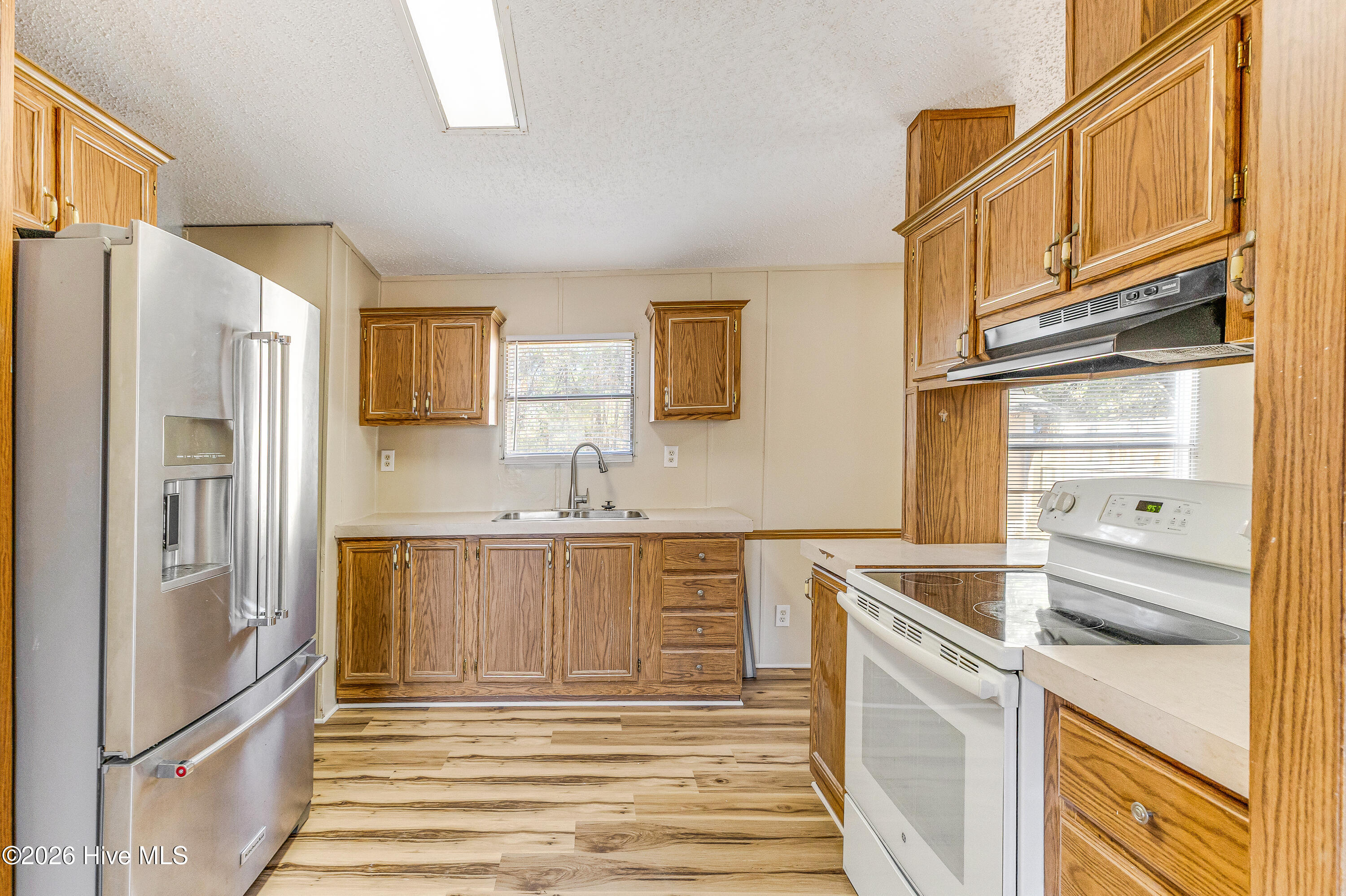 100564179 | Photo 27