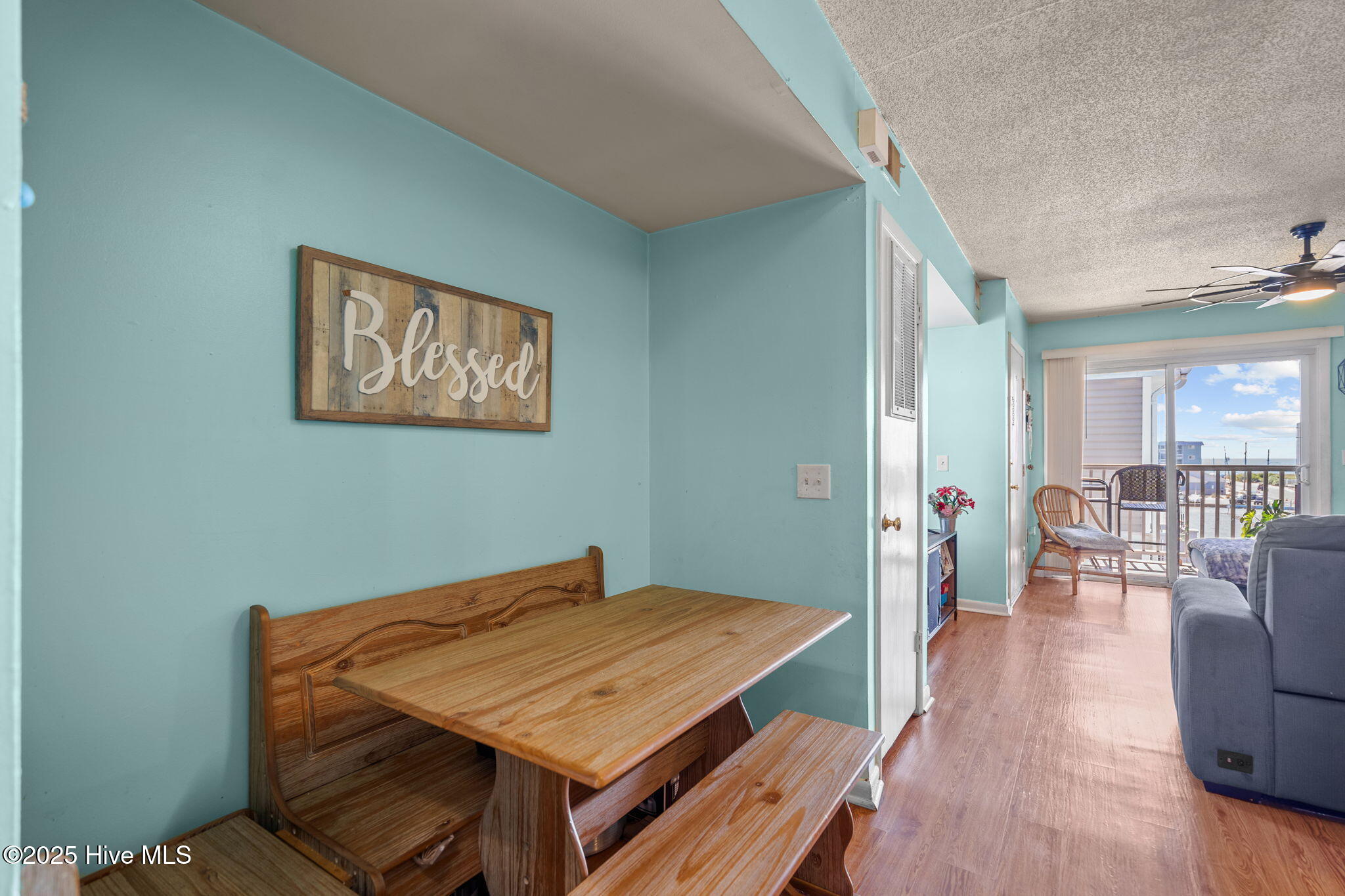 100519120 | Photo 16