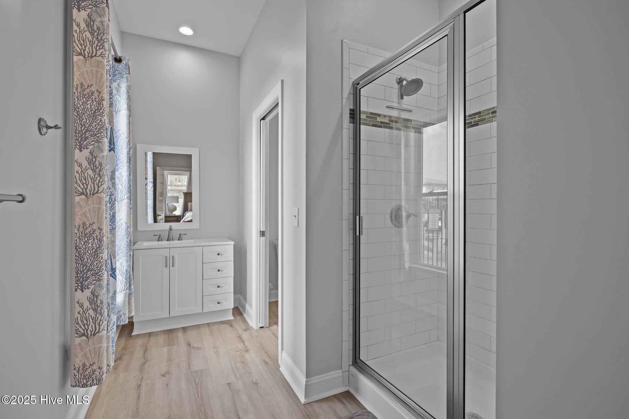 100509194 | Photo 18