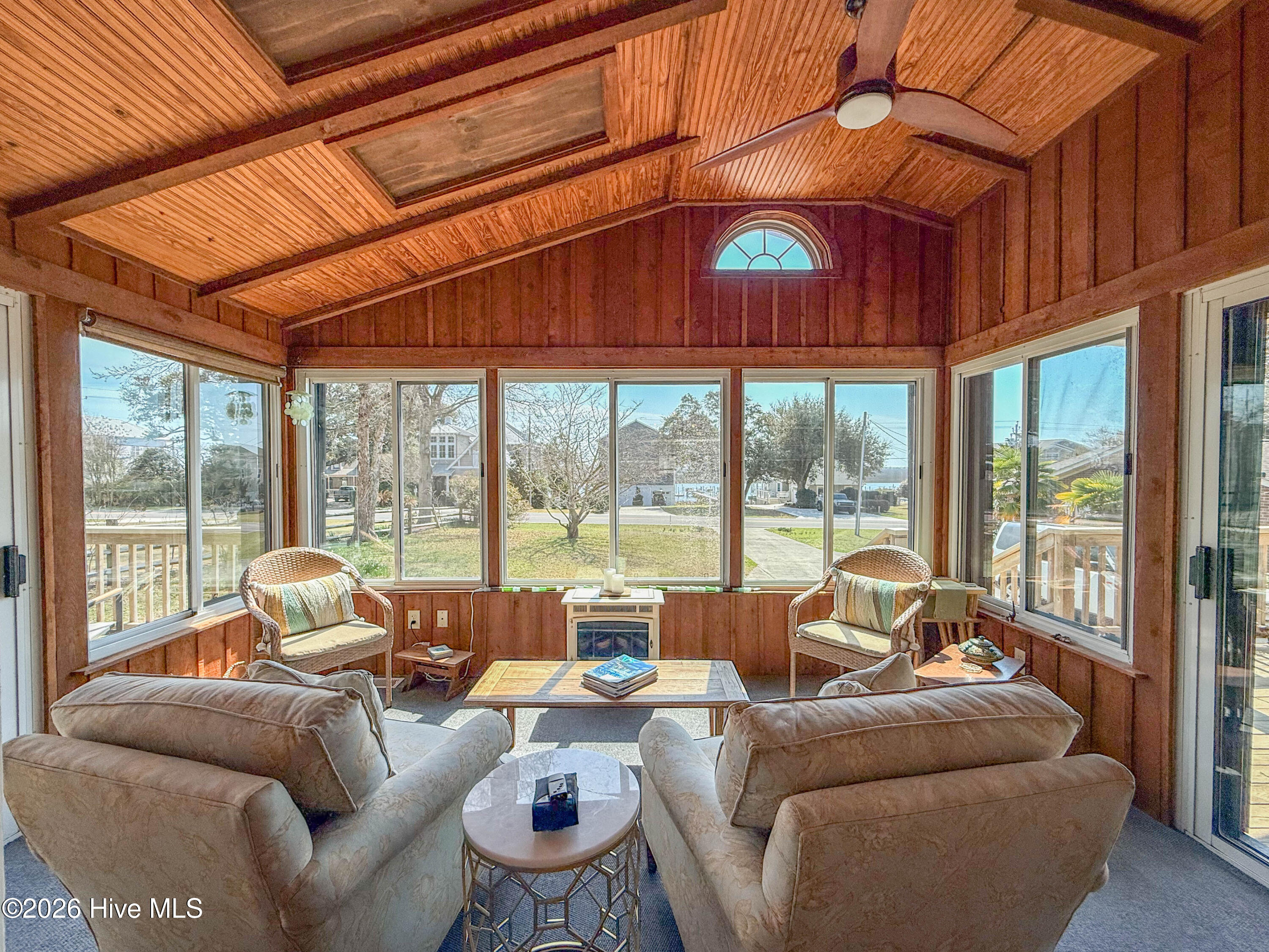 100559362 | Photo 31