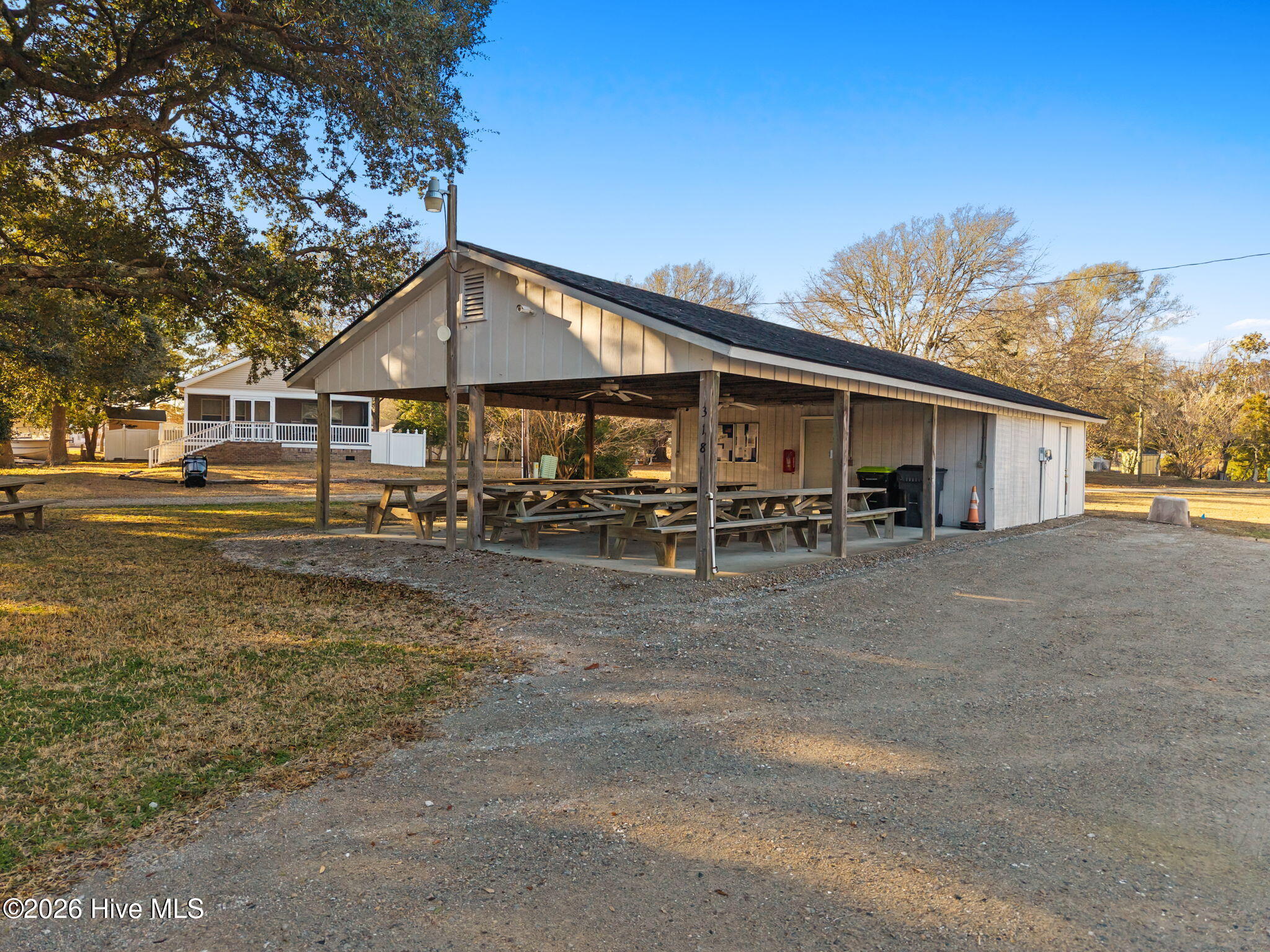 100567854 | Photo 32