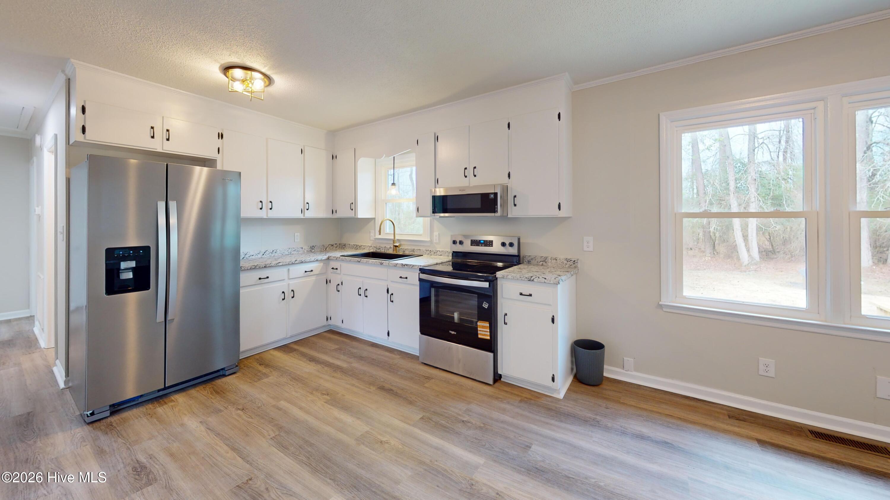 100559685 | Photo 22