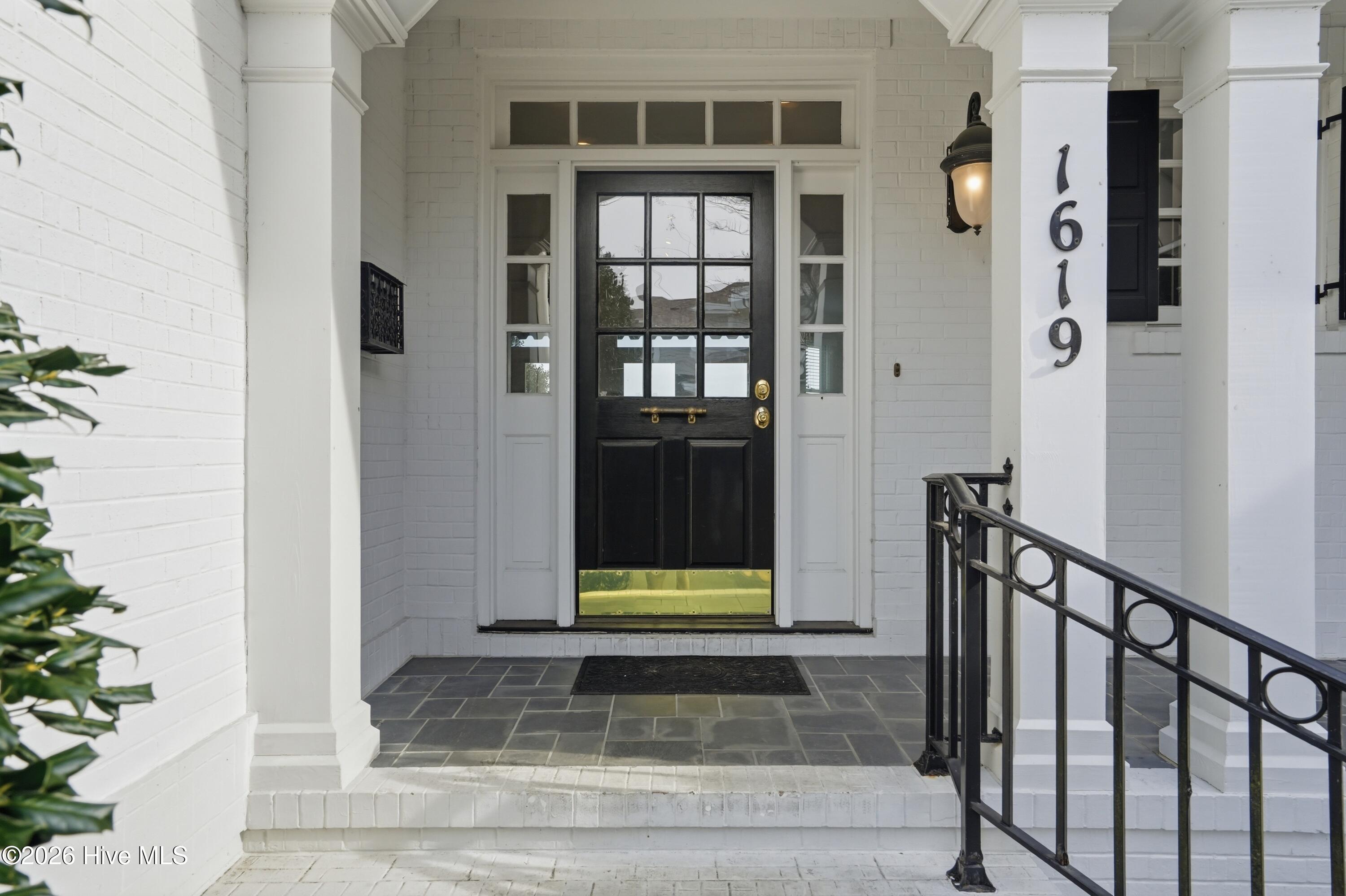 100556046 | Photo 10