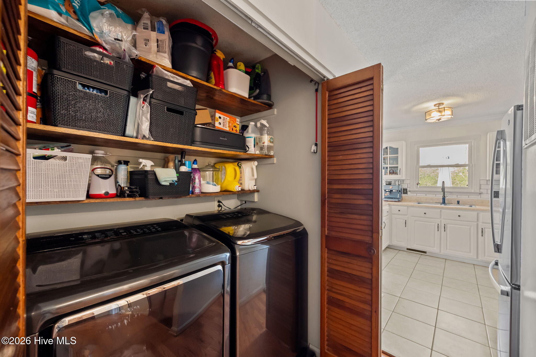 100559332 | Photo 30