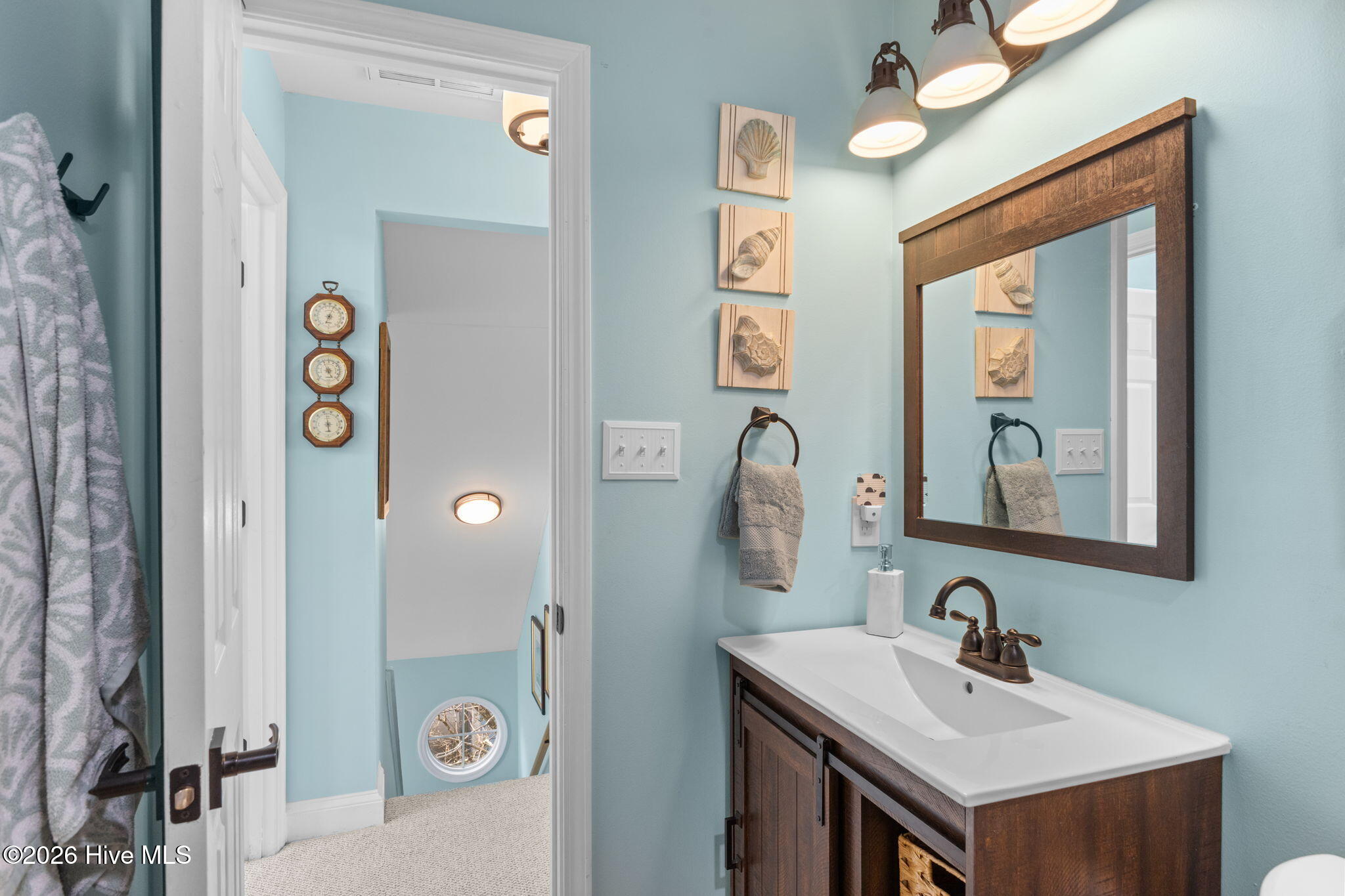 100559808 | Photo 21