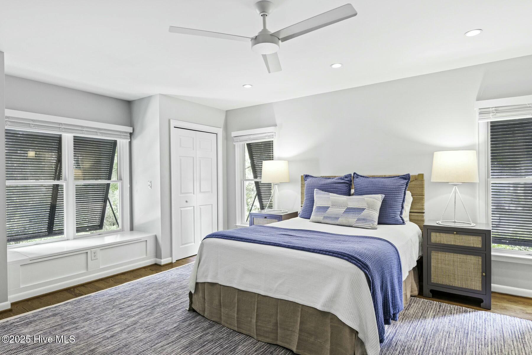 100555228 | Photo 37