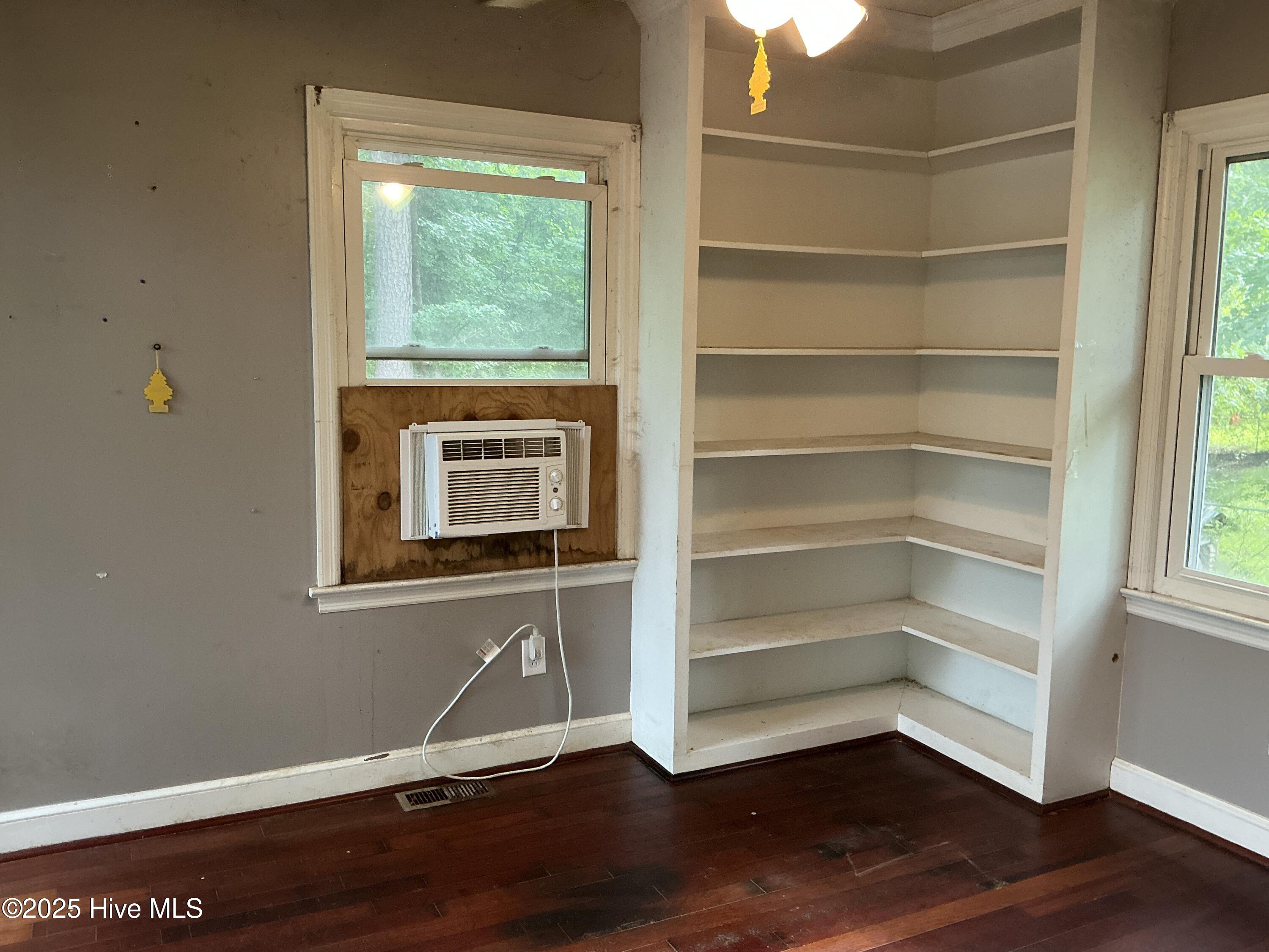 128 Robinhood Drive, Jacksonville, NC 28546 – photo 11: IMG_0929