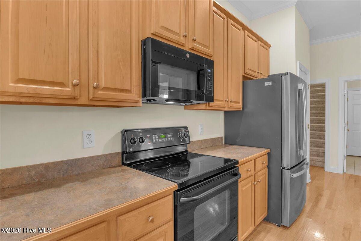 100569829 | Photo 23