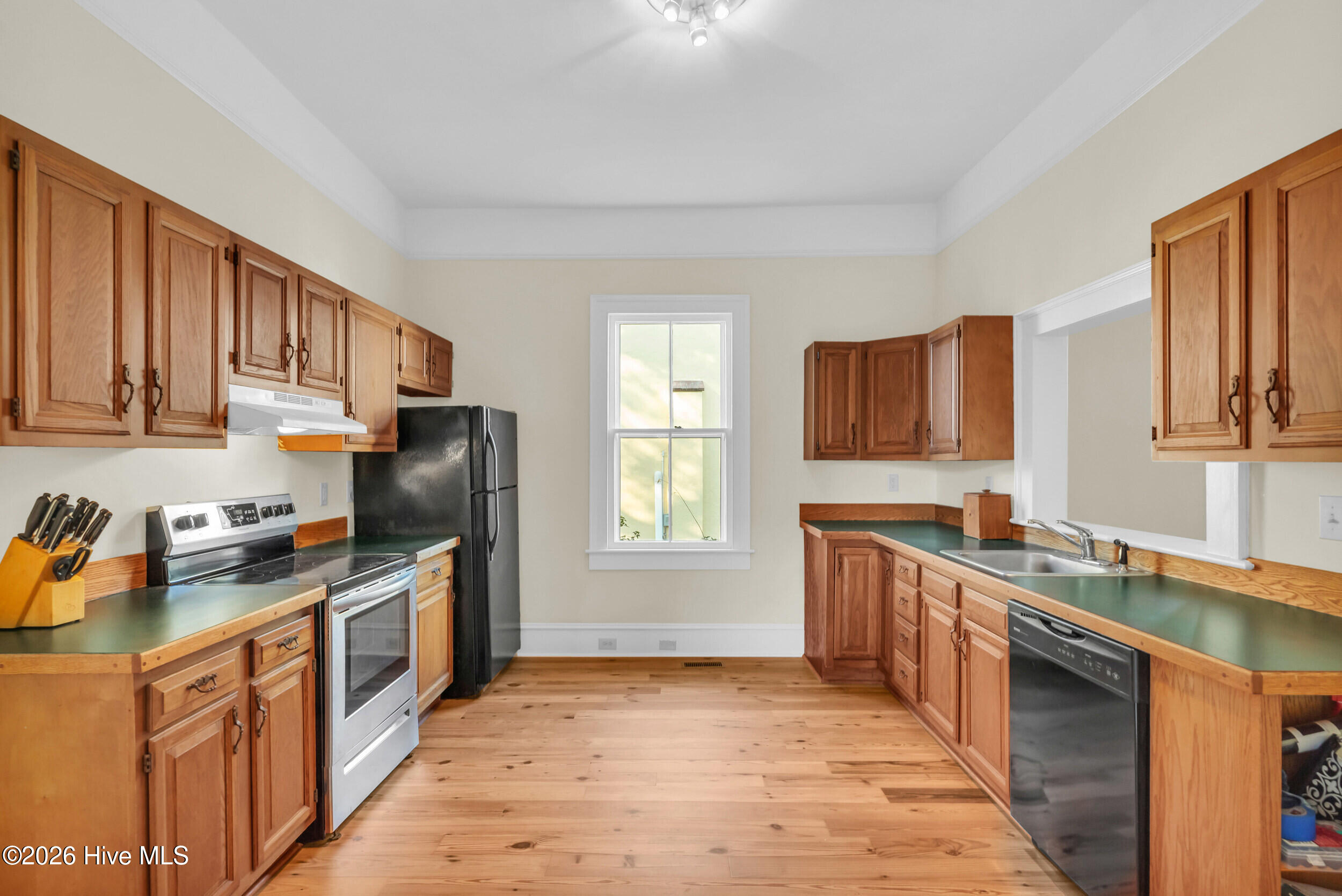 100528129 | Photo 17