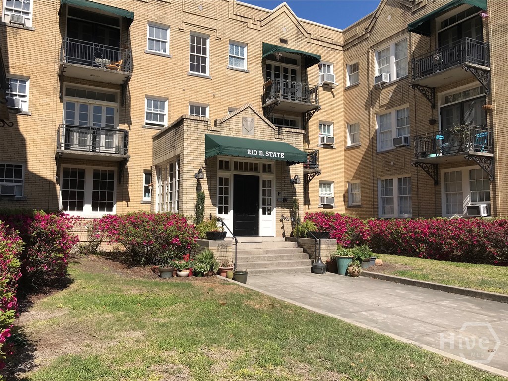 Condo for sale at 210 E State St, Savannah, GA 31401 | MLS# SA352906