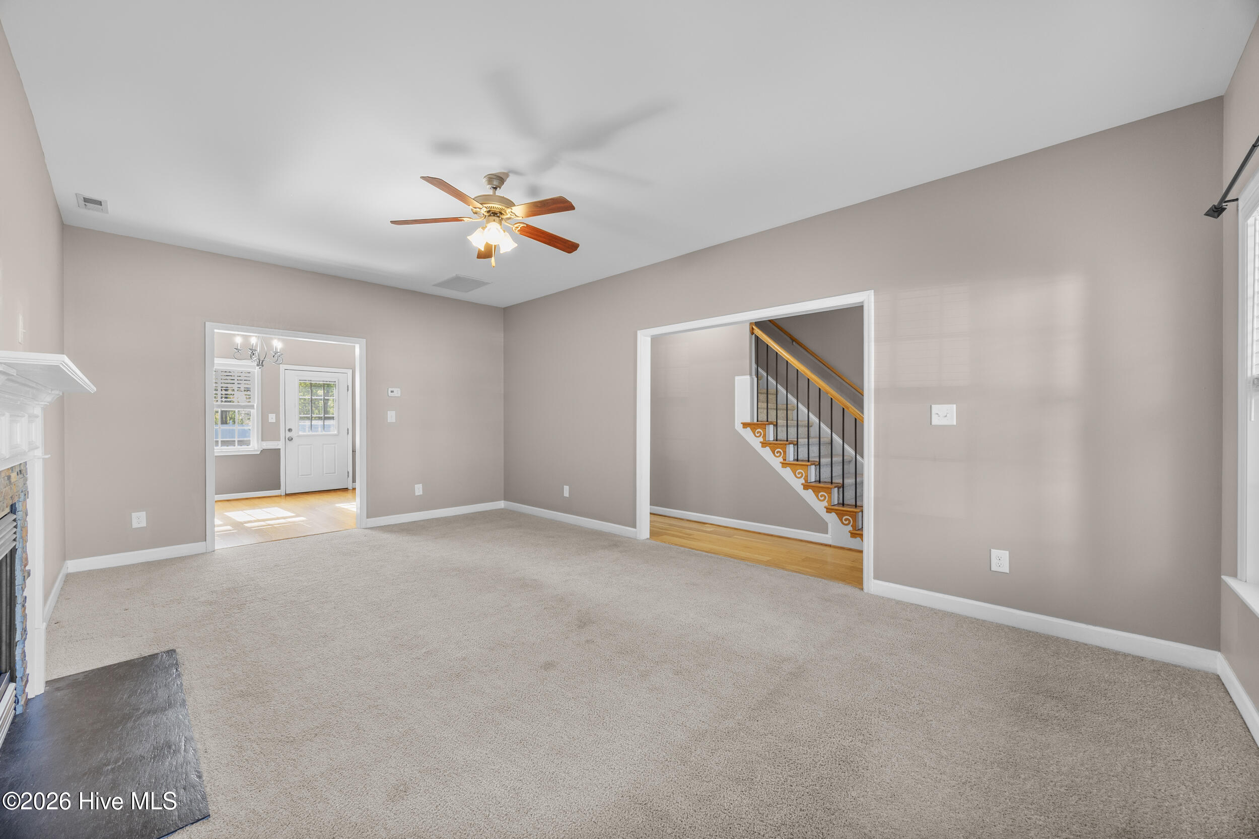 211 Wedgefield Circle,Maple Hill