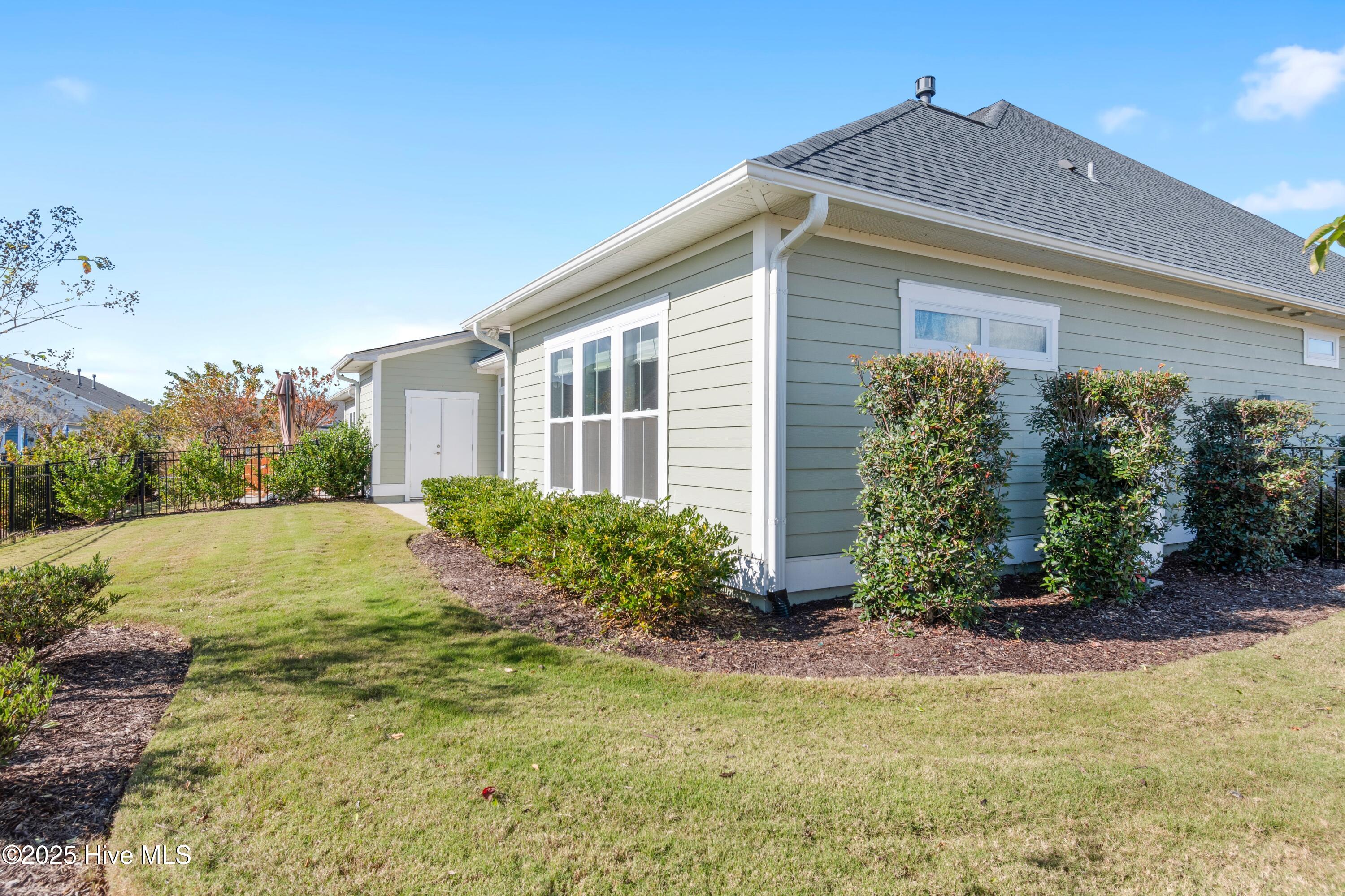 100539613 | Photo 34