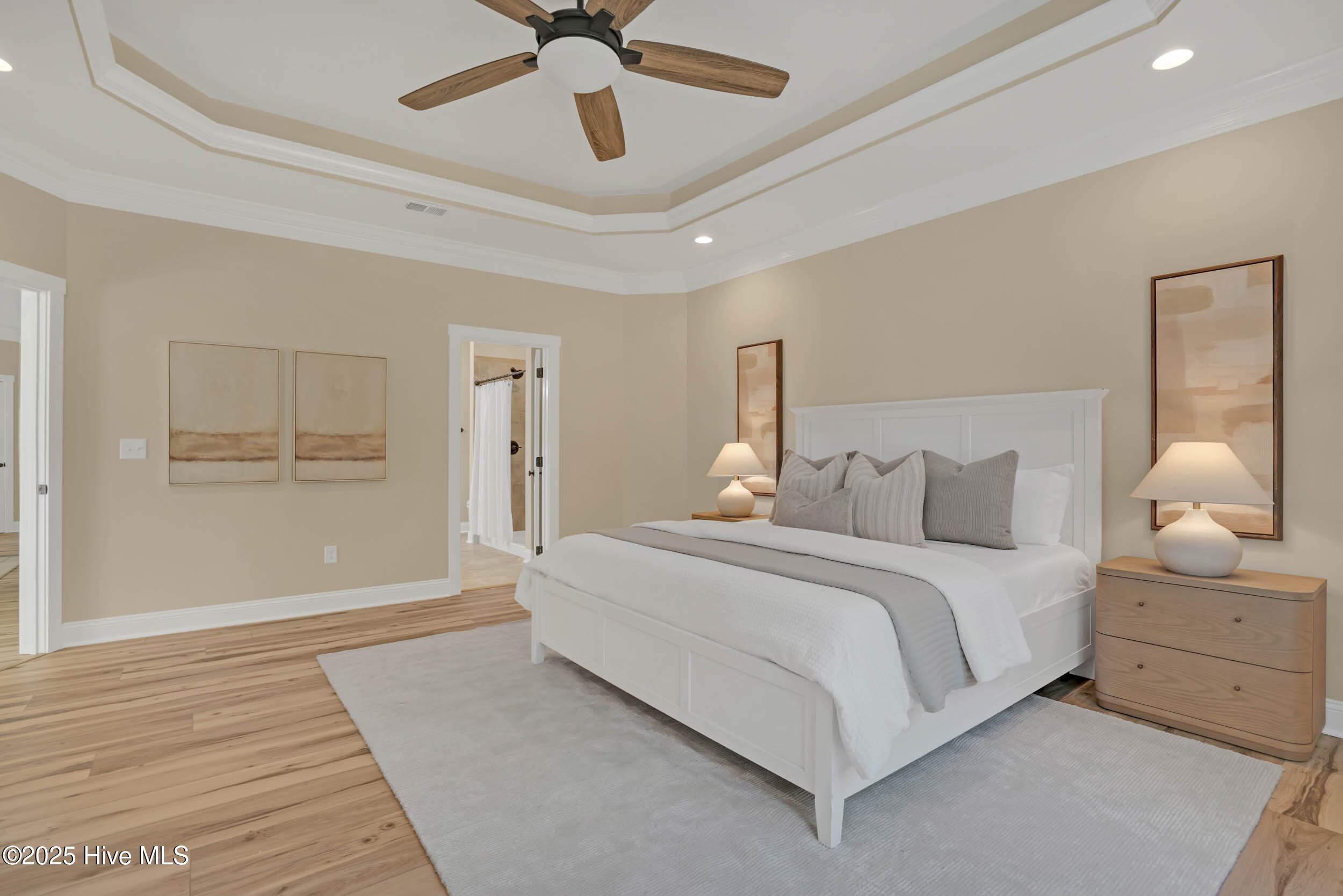 100460470 | Photo 33