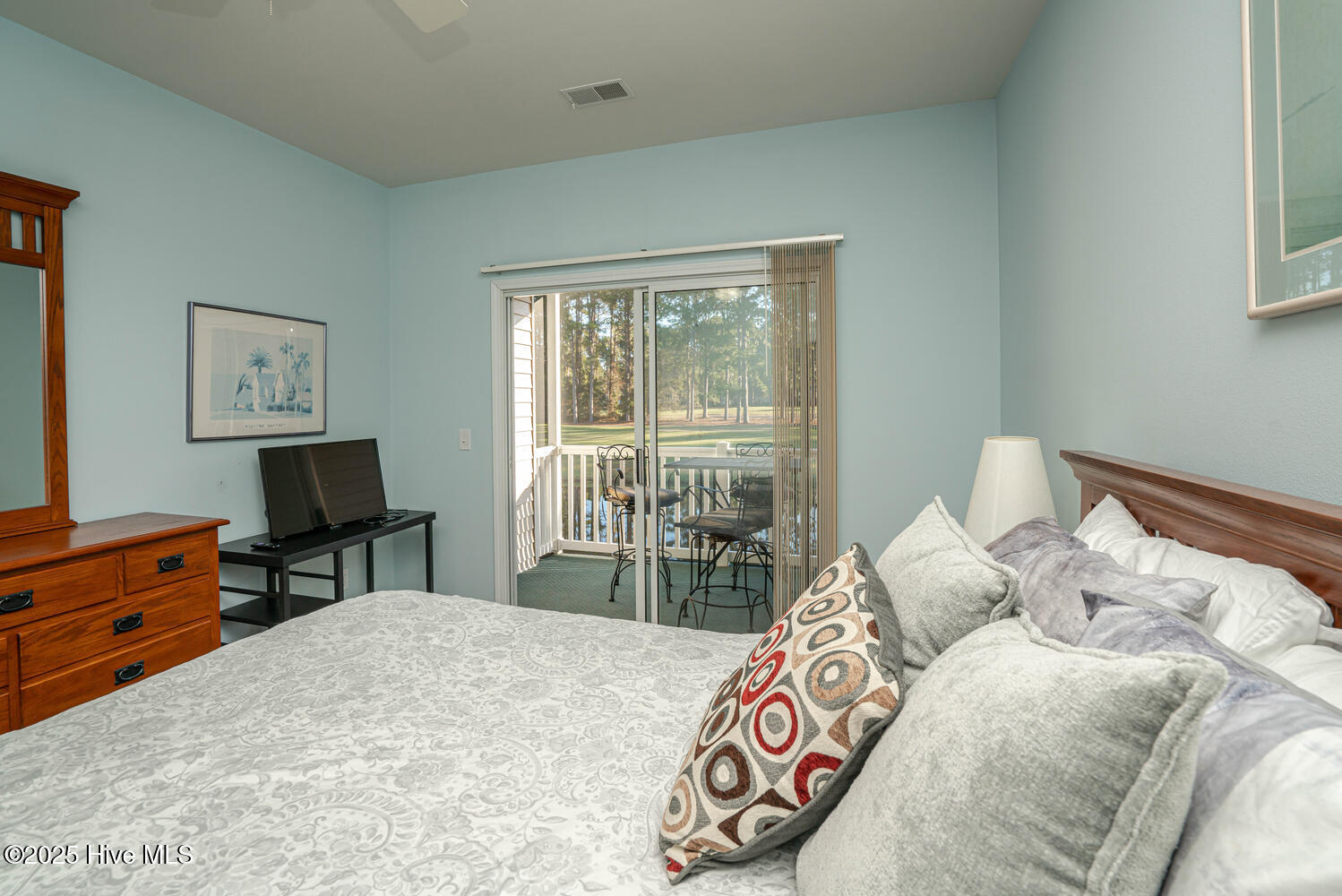 100538055 | Photo 24