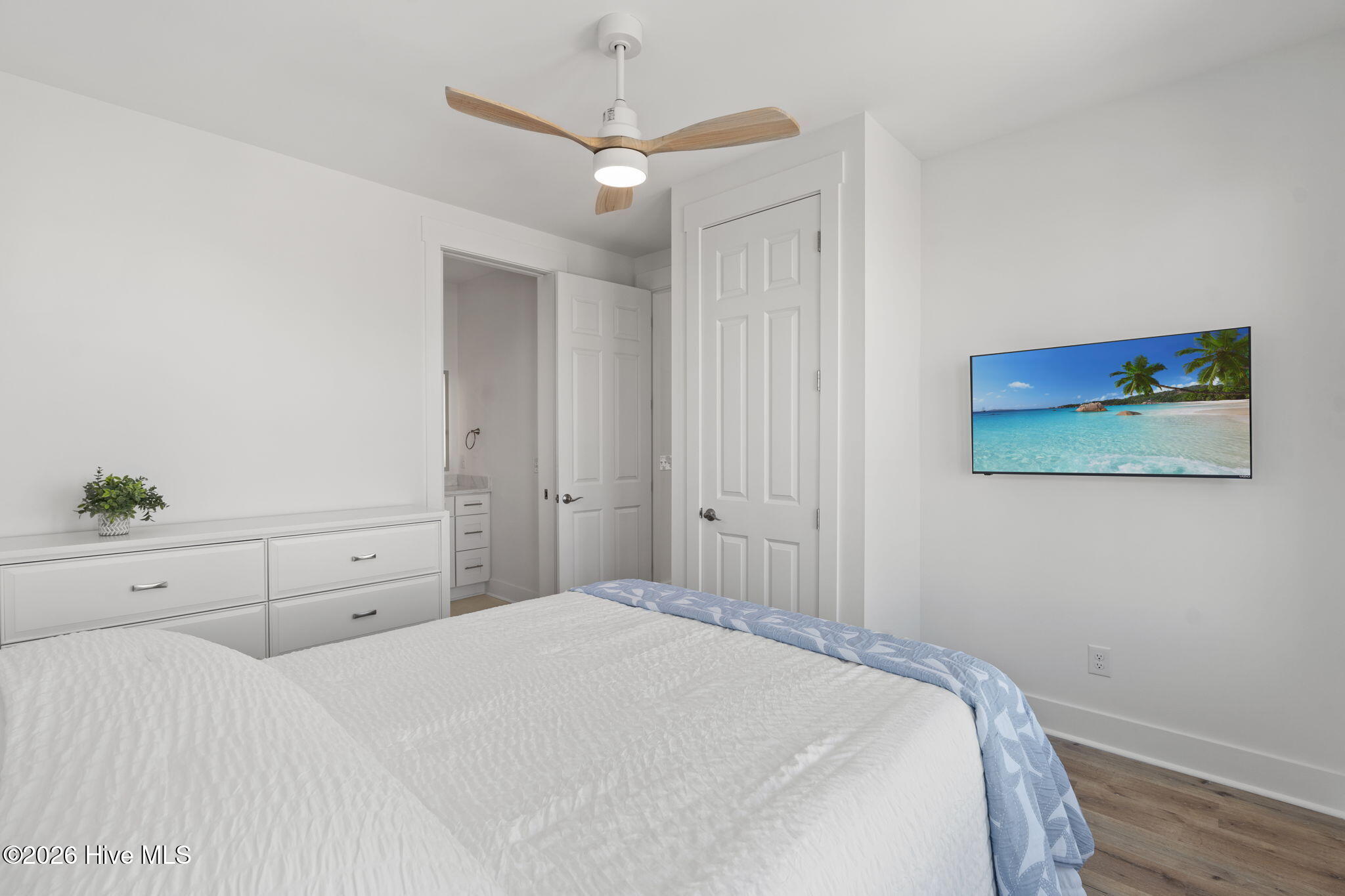 100554588 | Photo 25