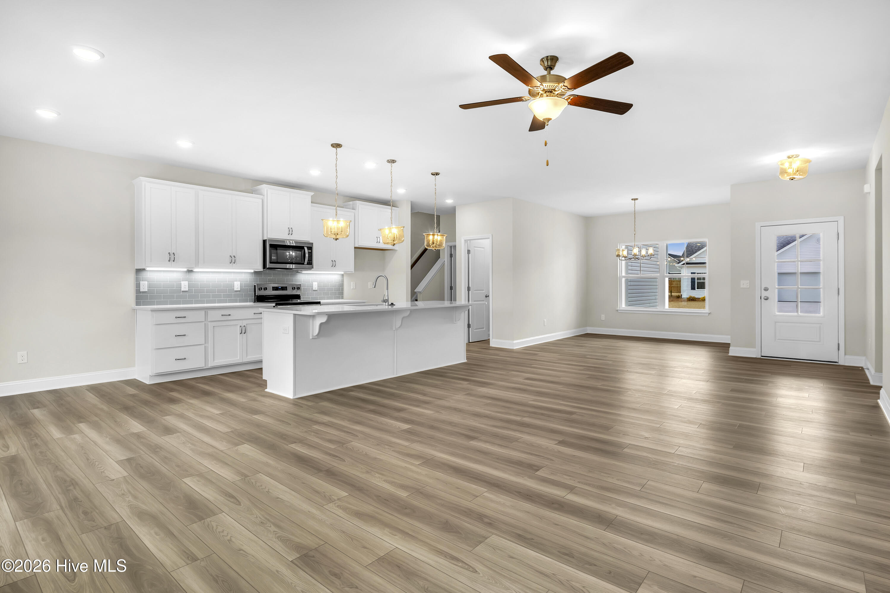 100552787 | Photo 14