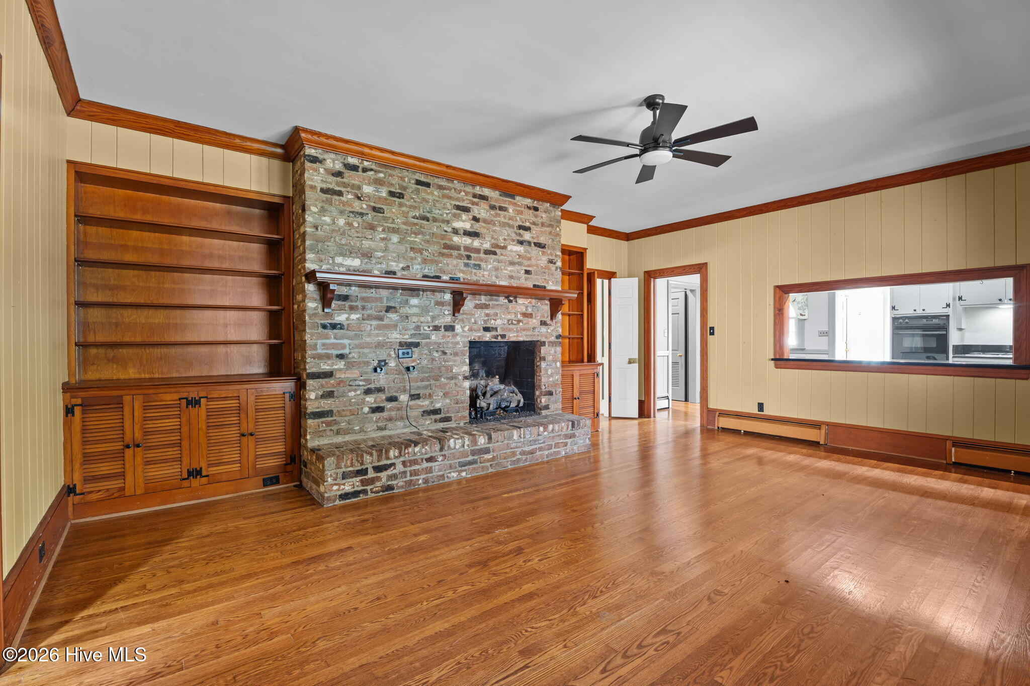 401 Brentwood Drive N
