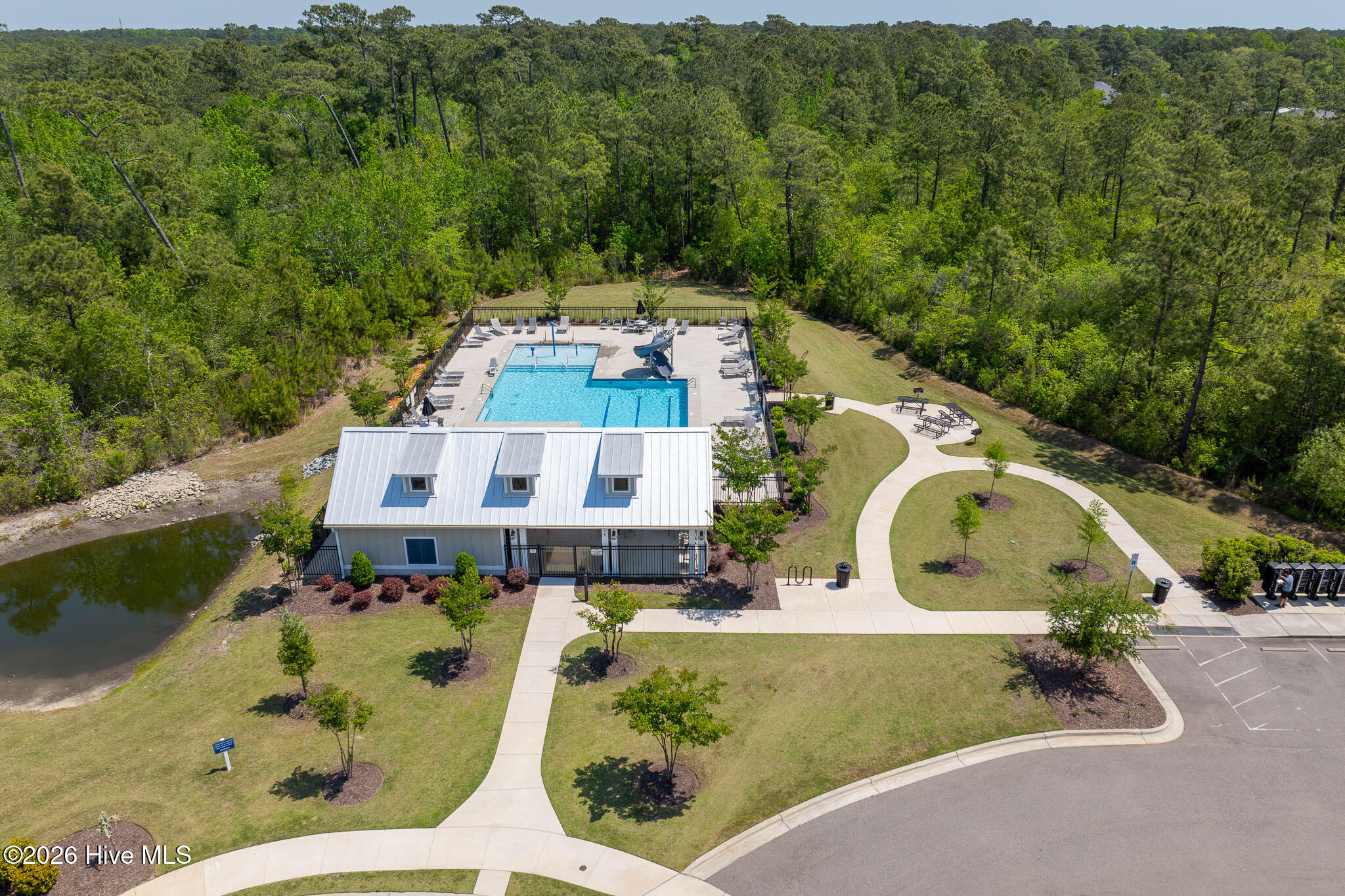 100569599 | Photo 39