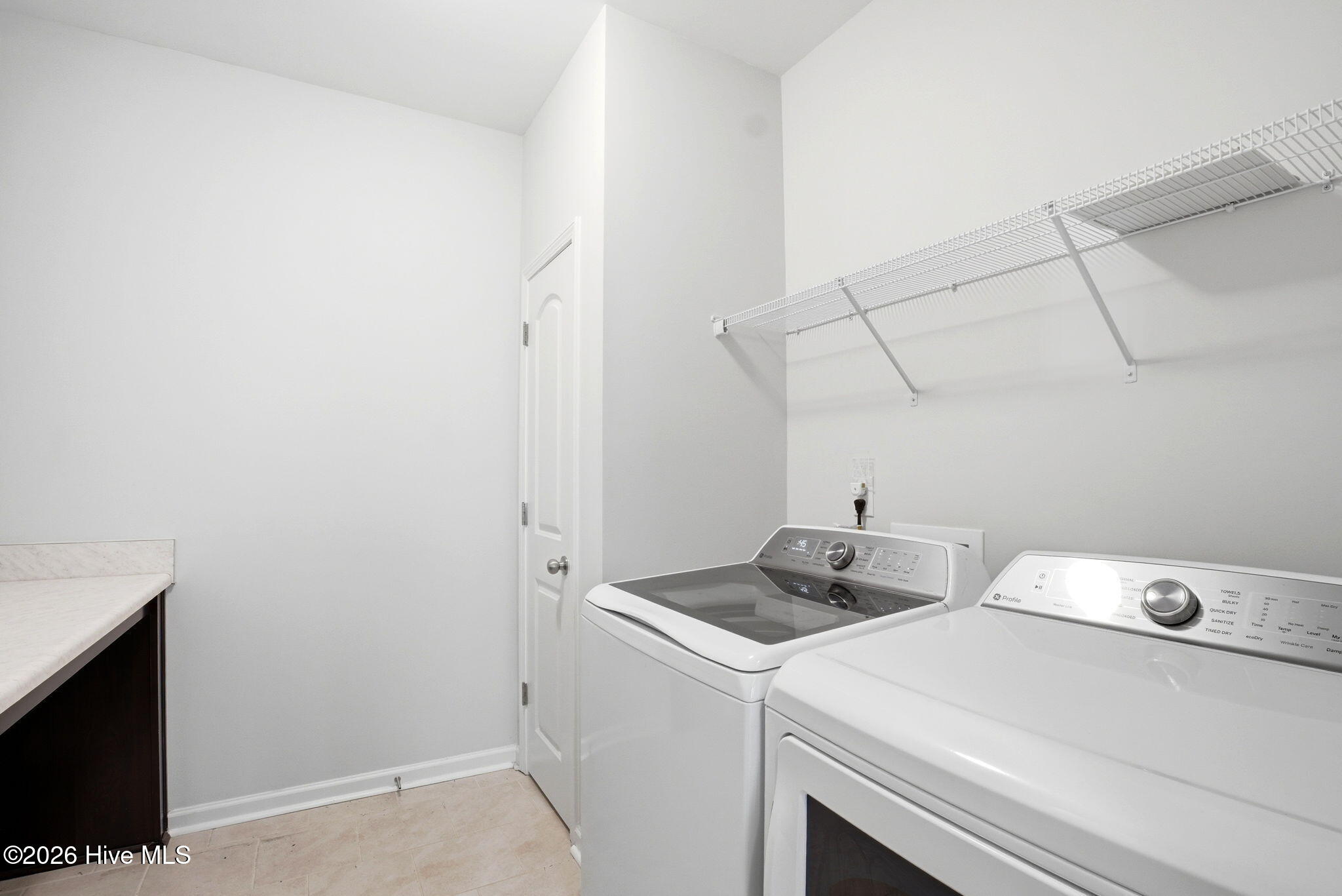 100558607 | Photo 35