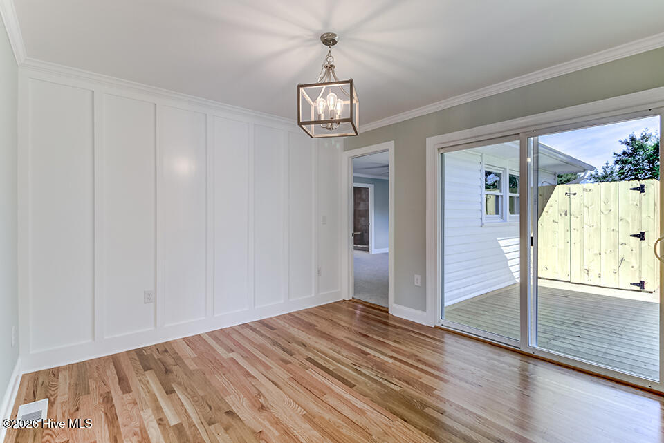 100558677 | Photo 28