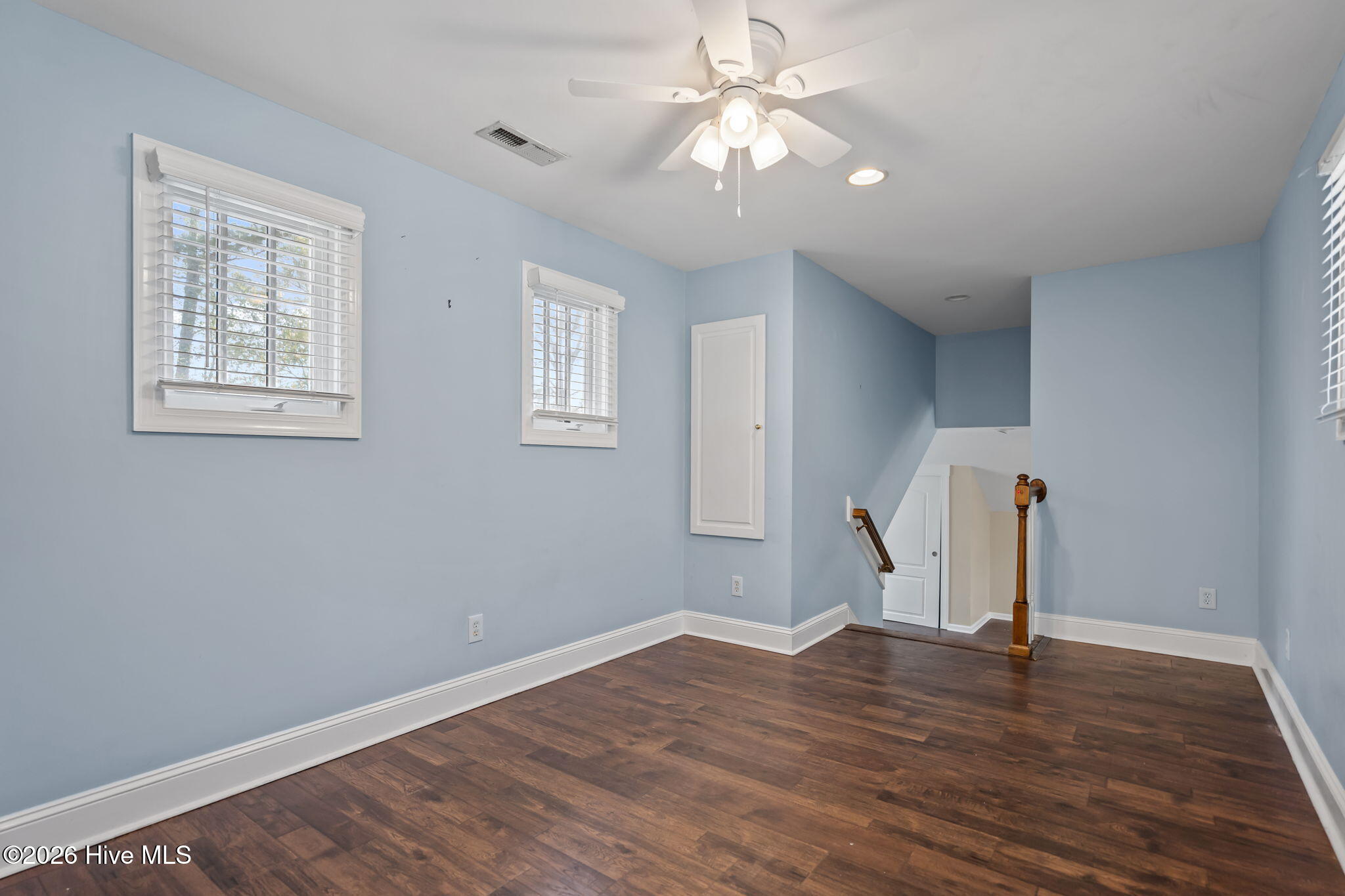 100565239 | Photo 46