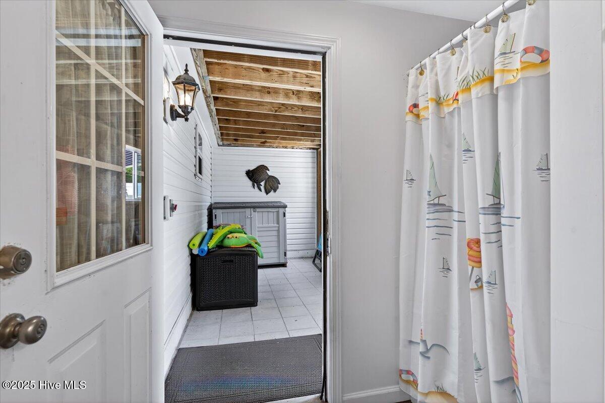 100514945 | Photo 43