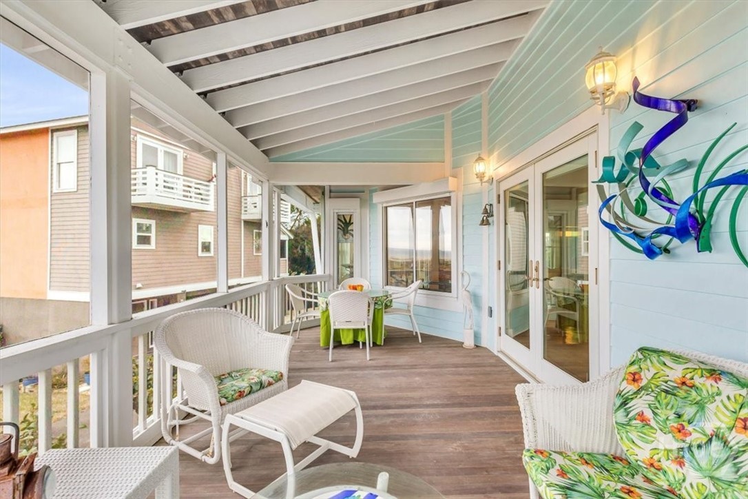 Amazing screened in porch overlooking the ocean