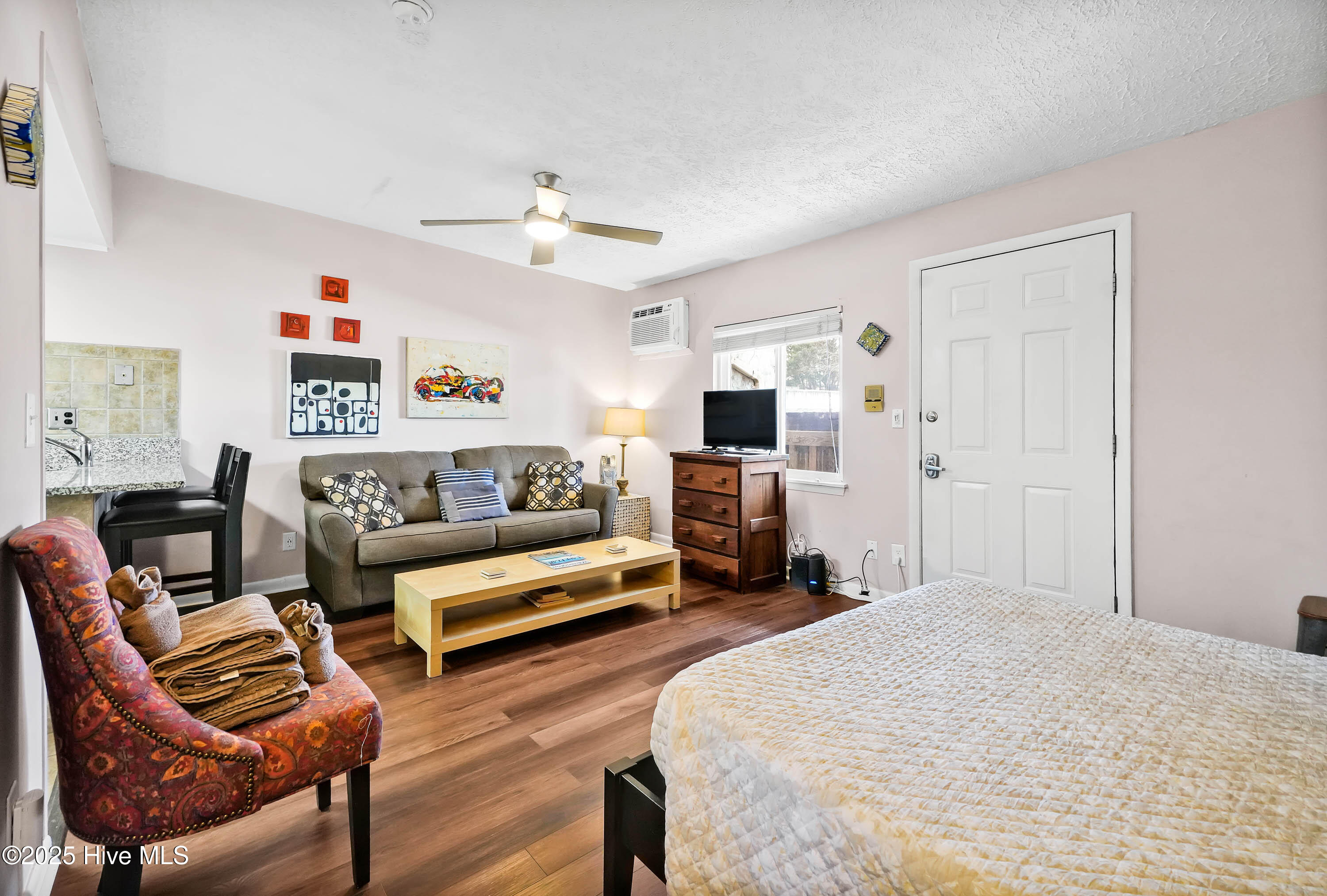 100491115 | Photo 13