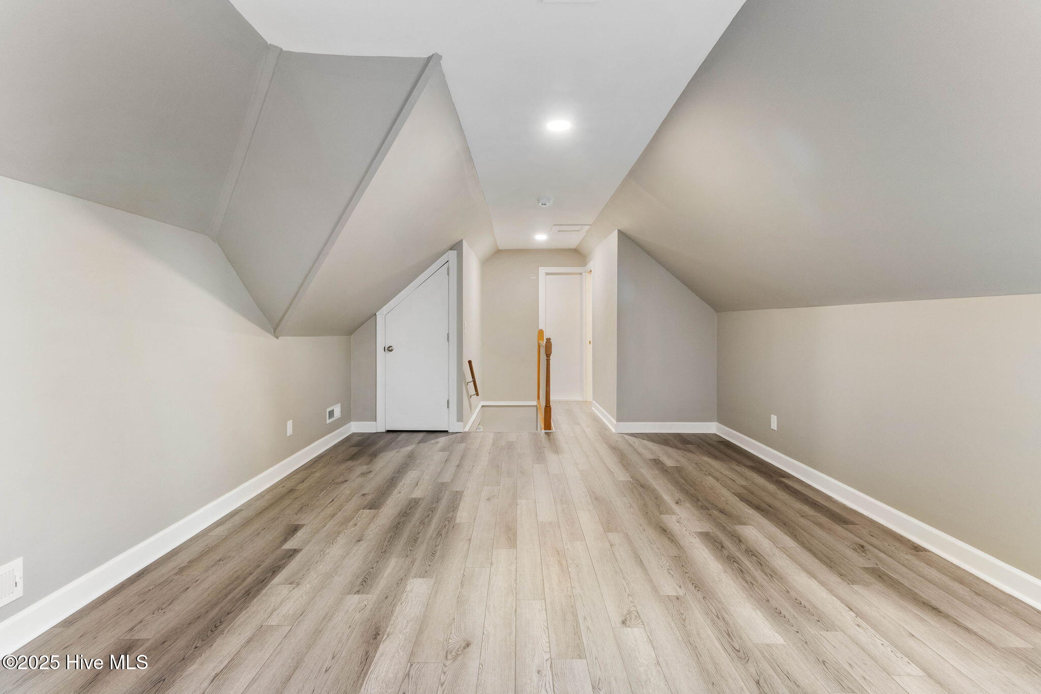 100533905 | Photo 37