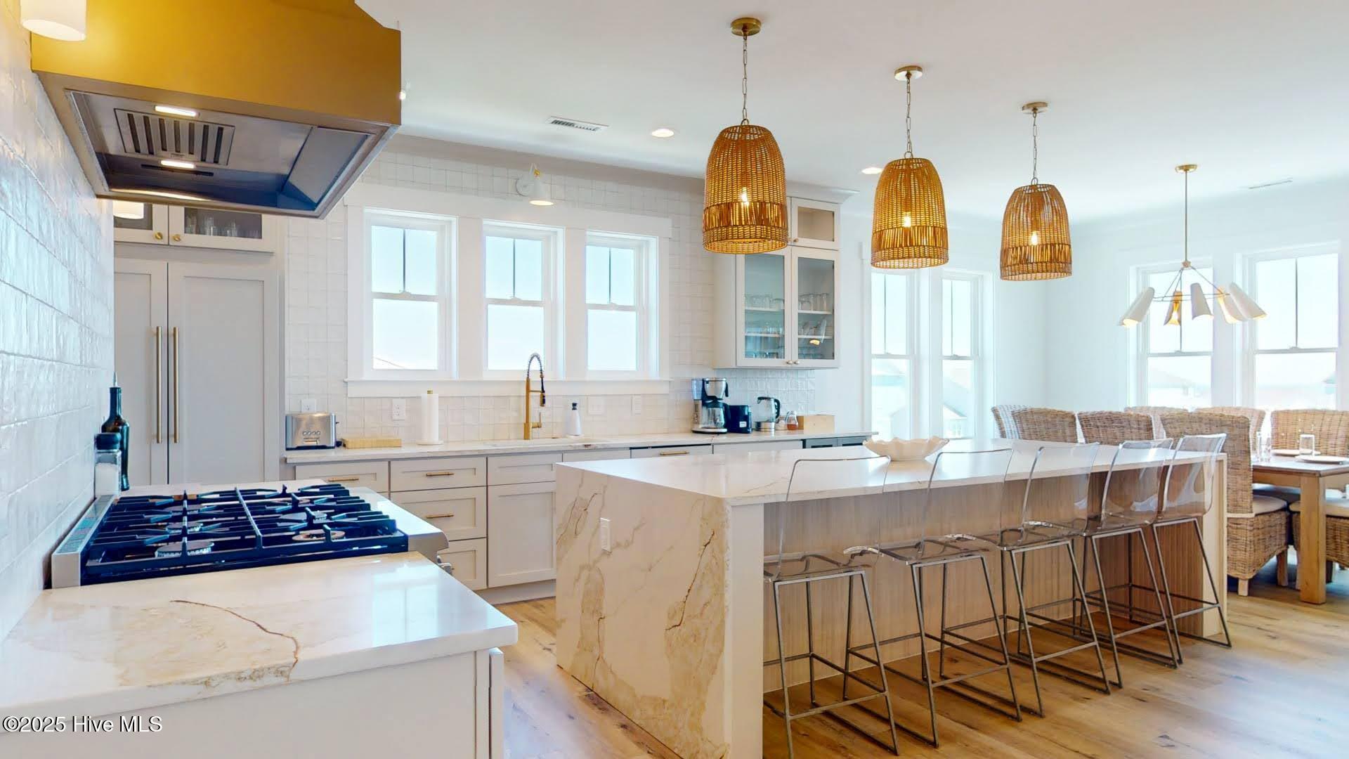 100560716 | Photo 24