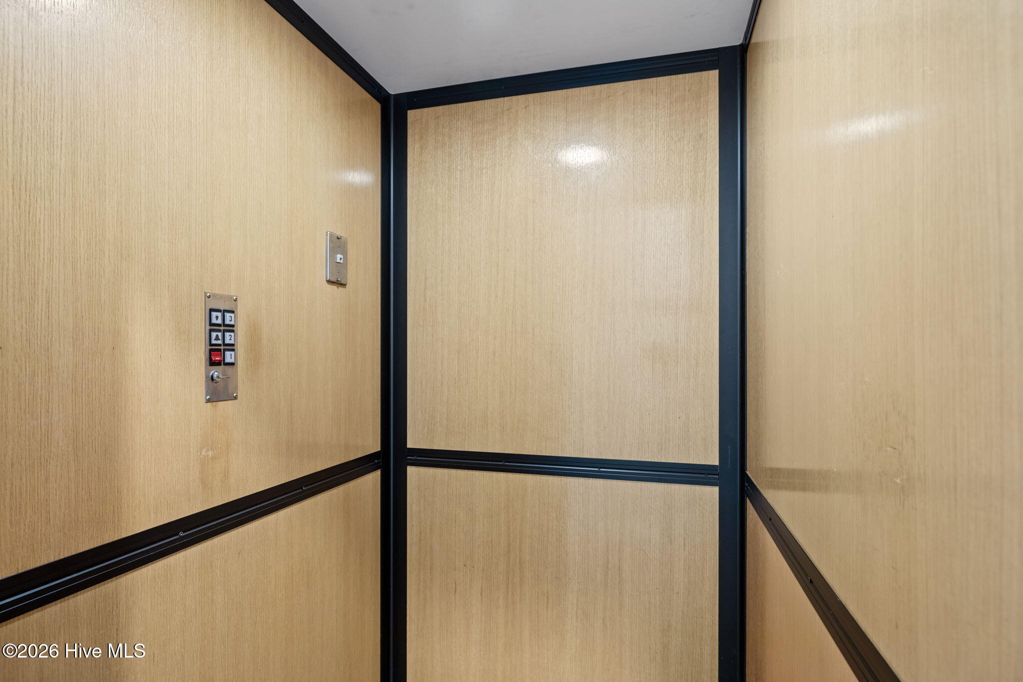 100556674 | Photo 10