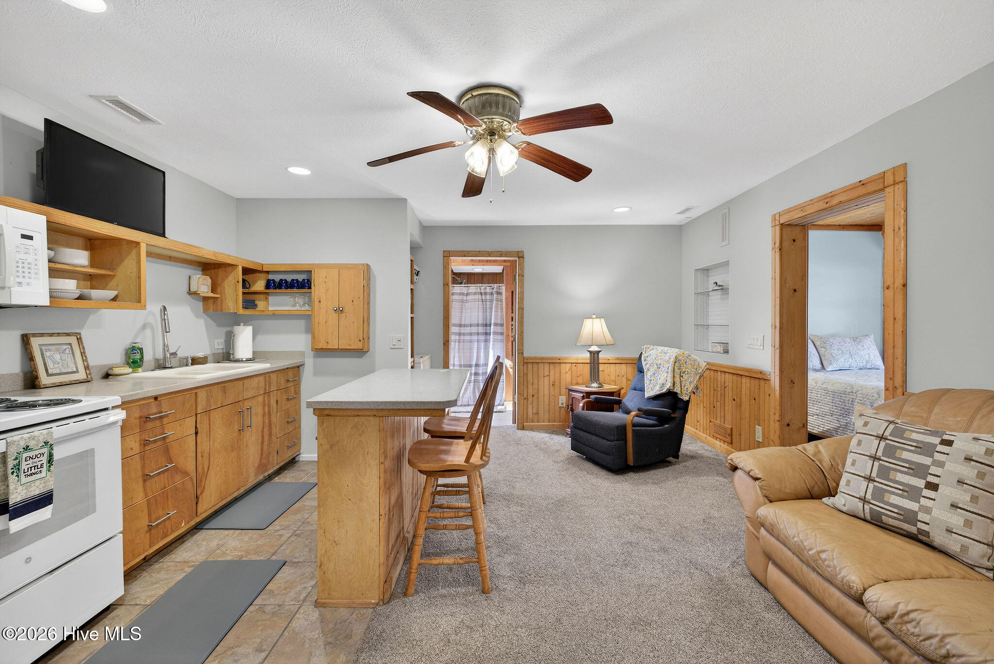 100542936 | Photo 78