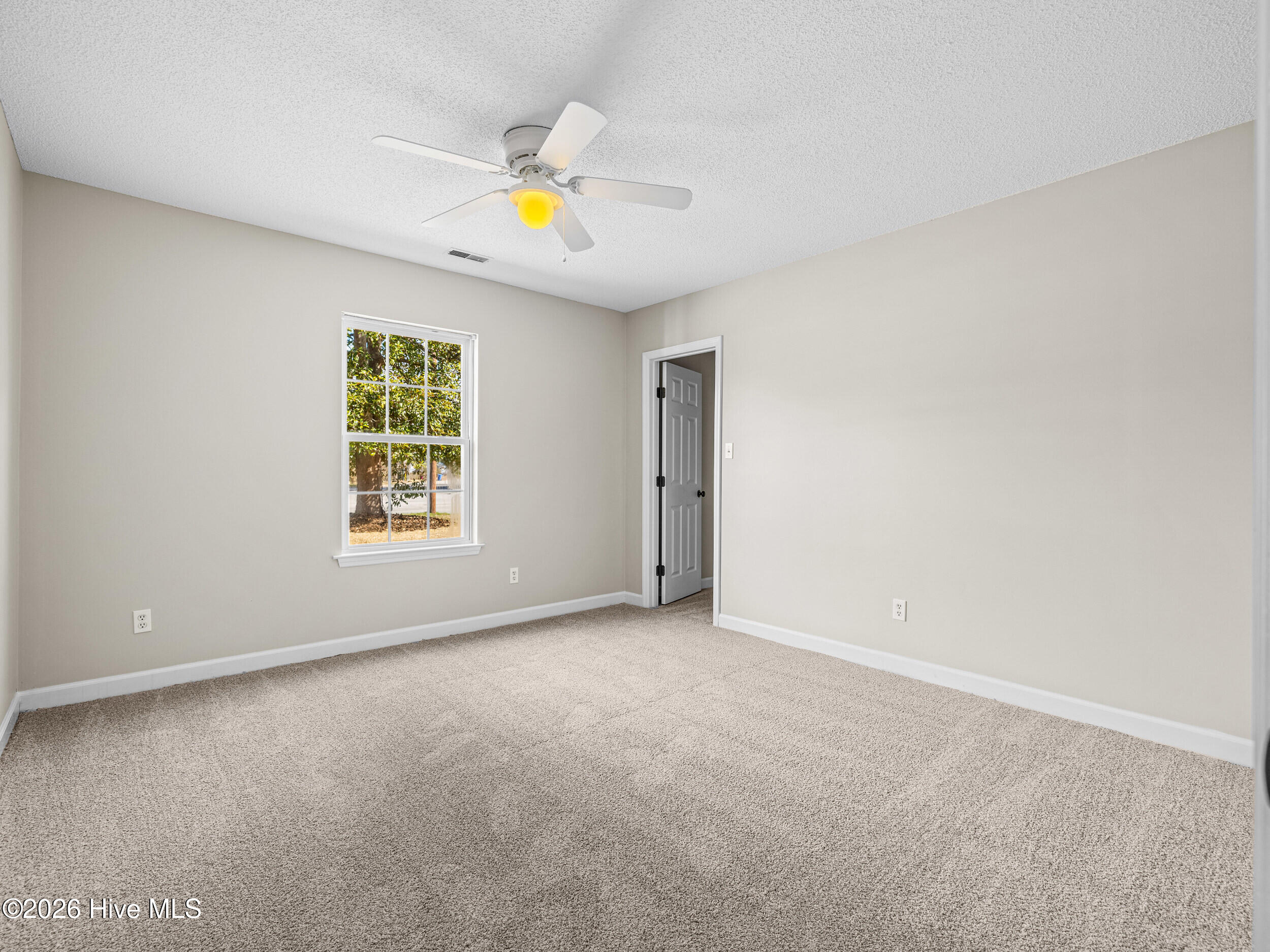 100554469 | Photo 22