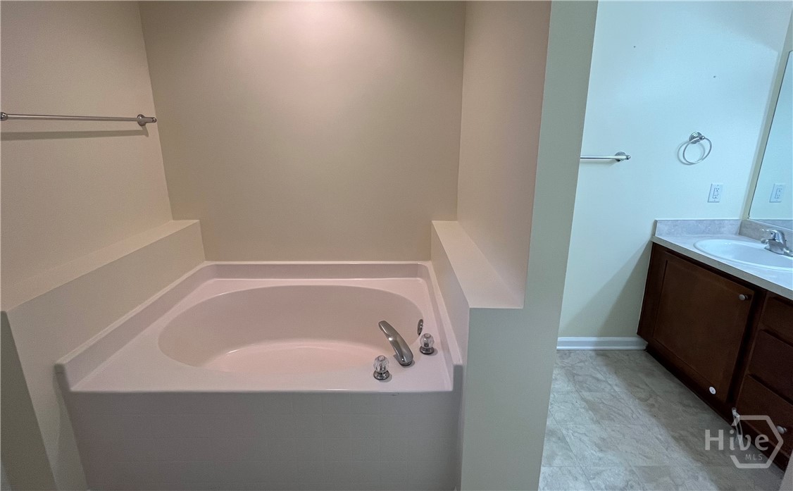 Master Tub