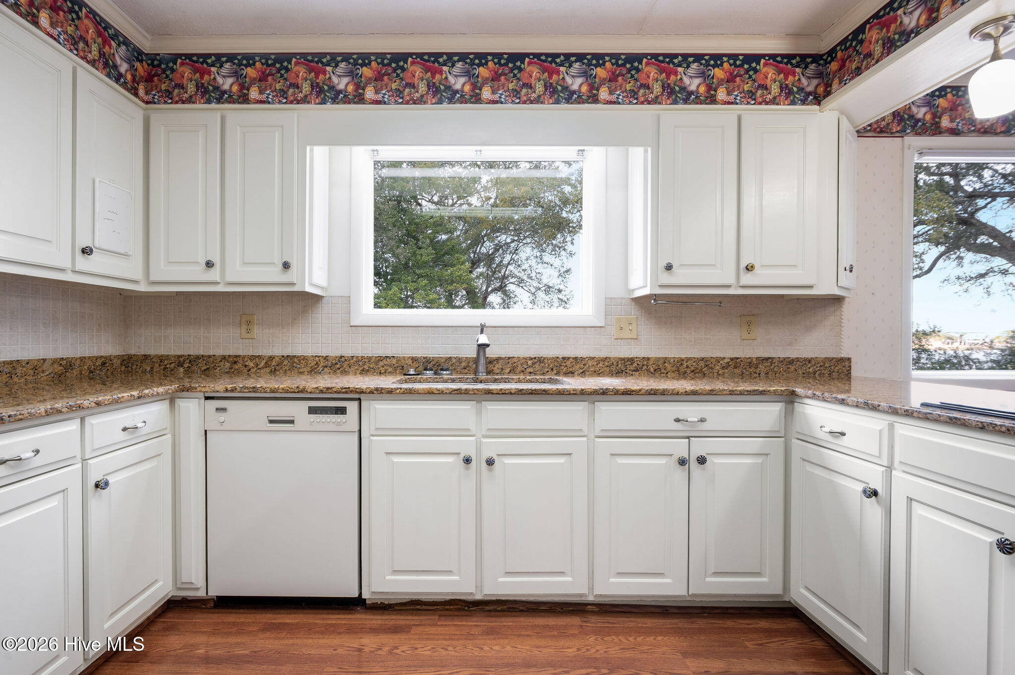 100556602 | Photo 26