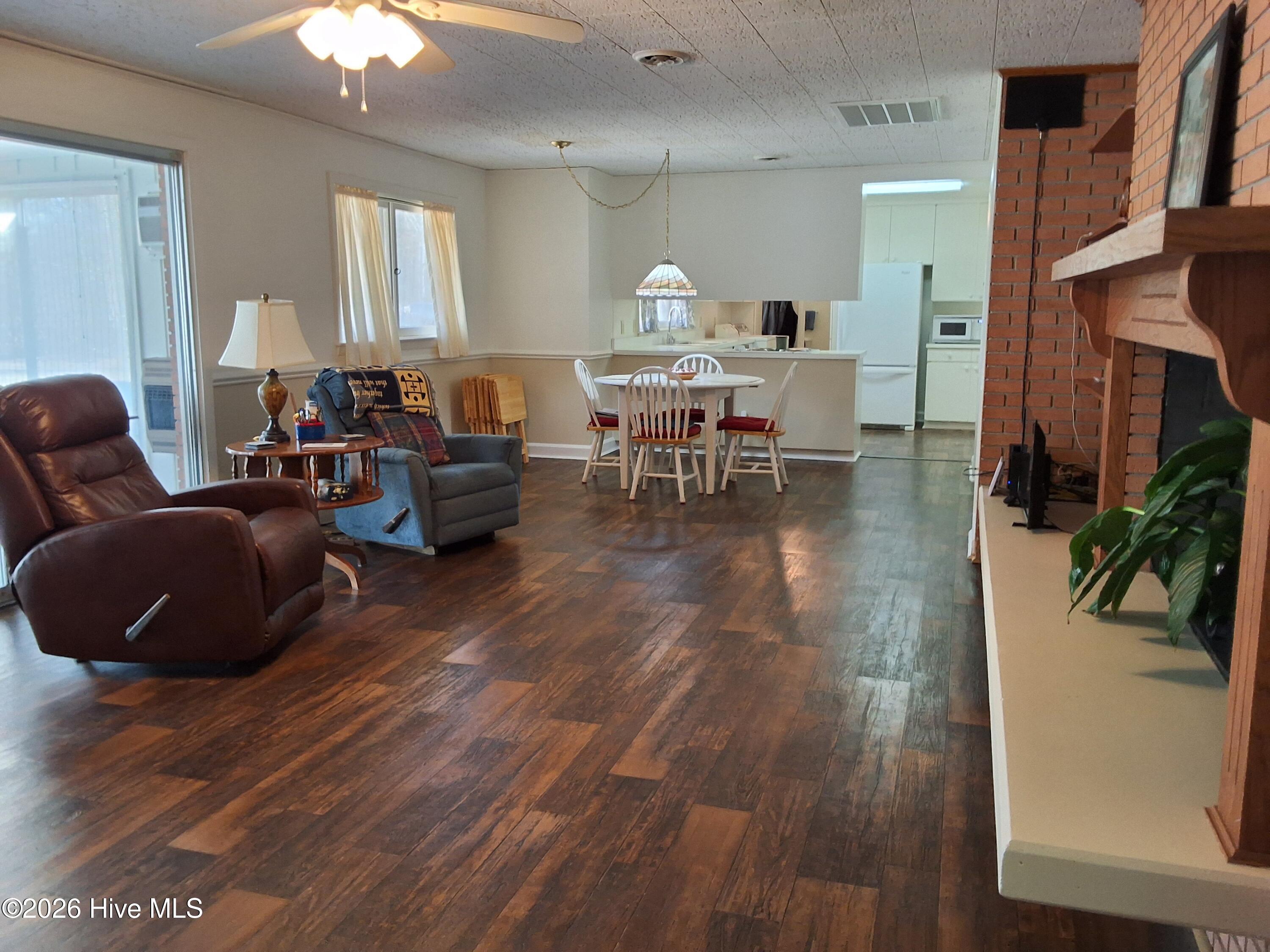 100554569 | Photo 22