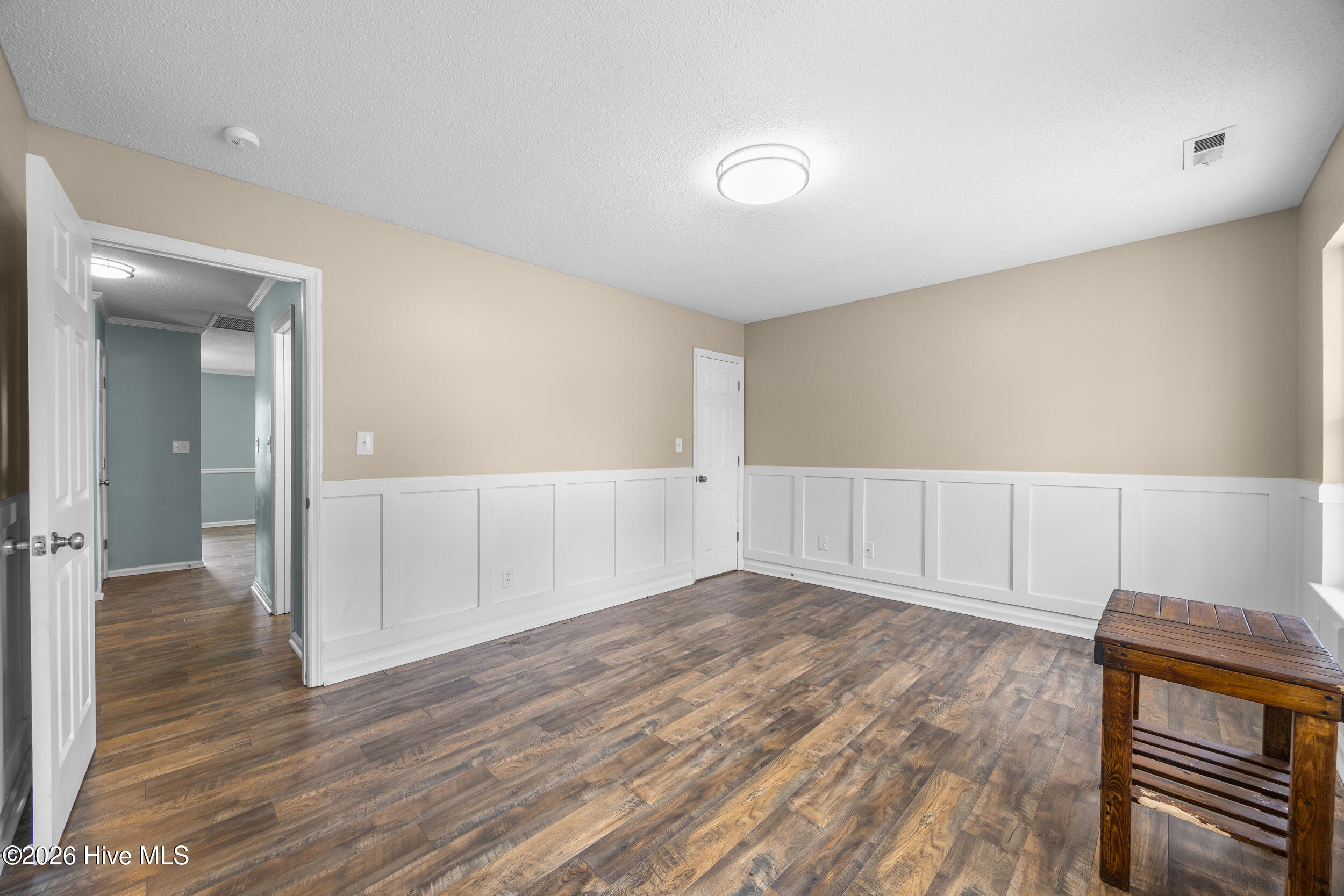 100557892 | Photo 13