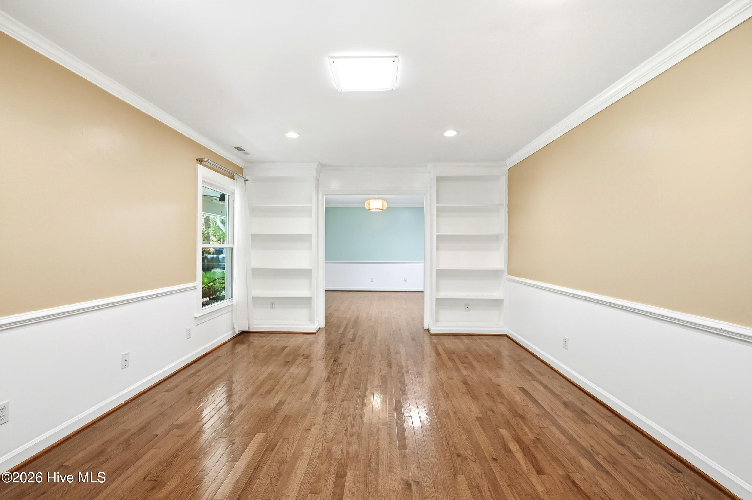 100570431 | Photo 12