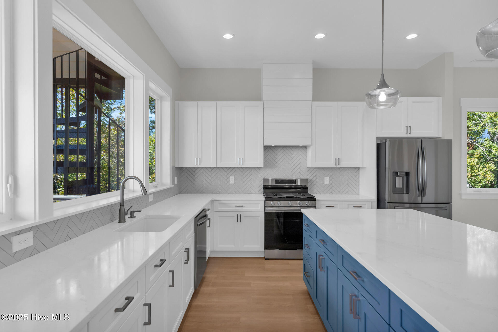 100539388 | Photo 20