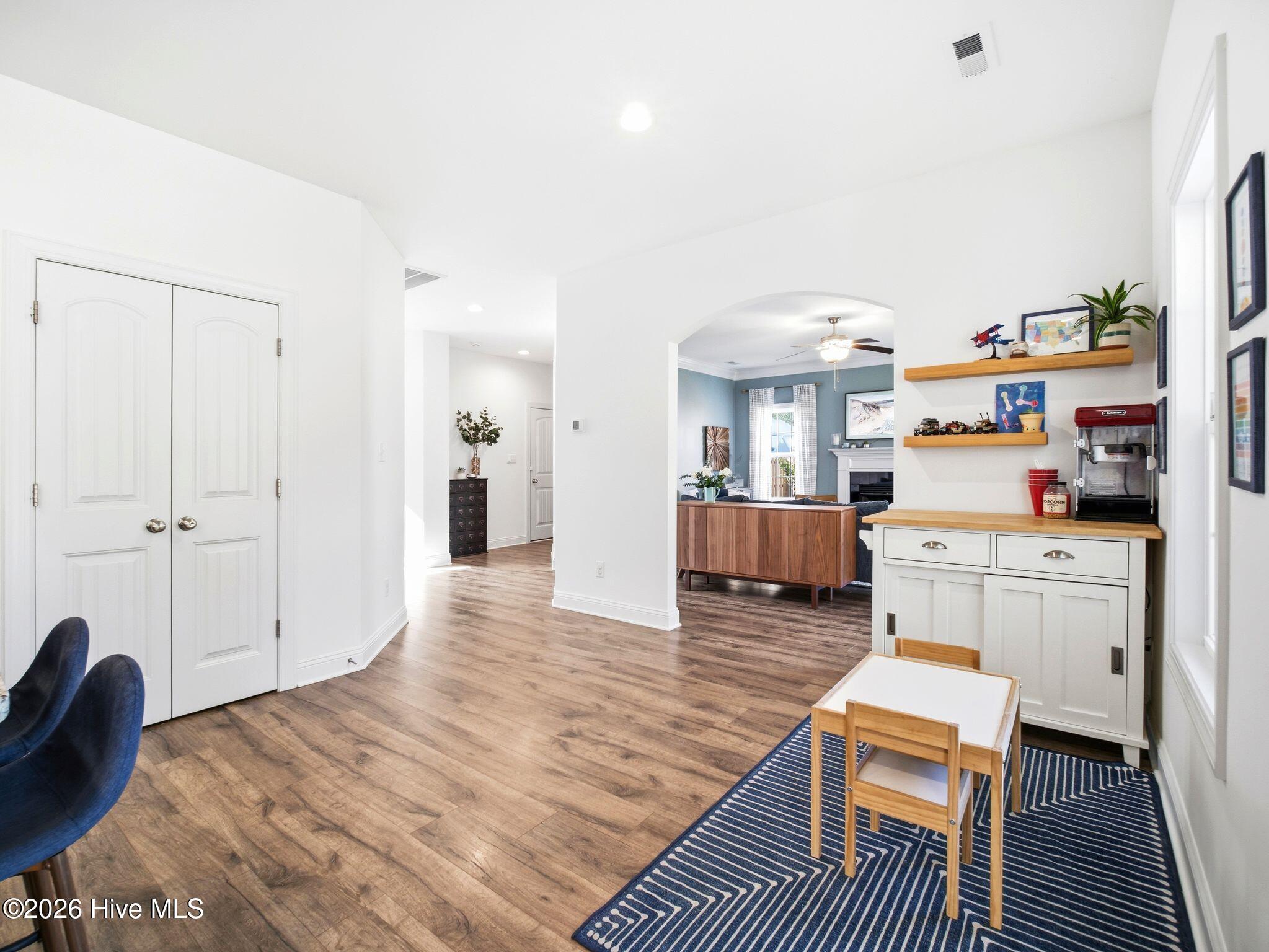 100569153 | Photo 17