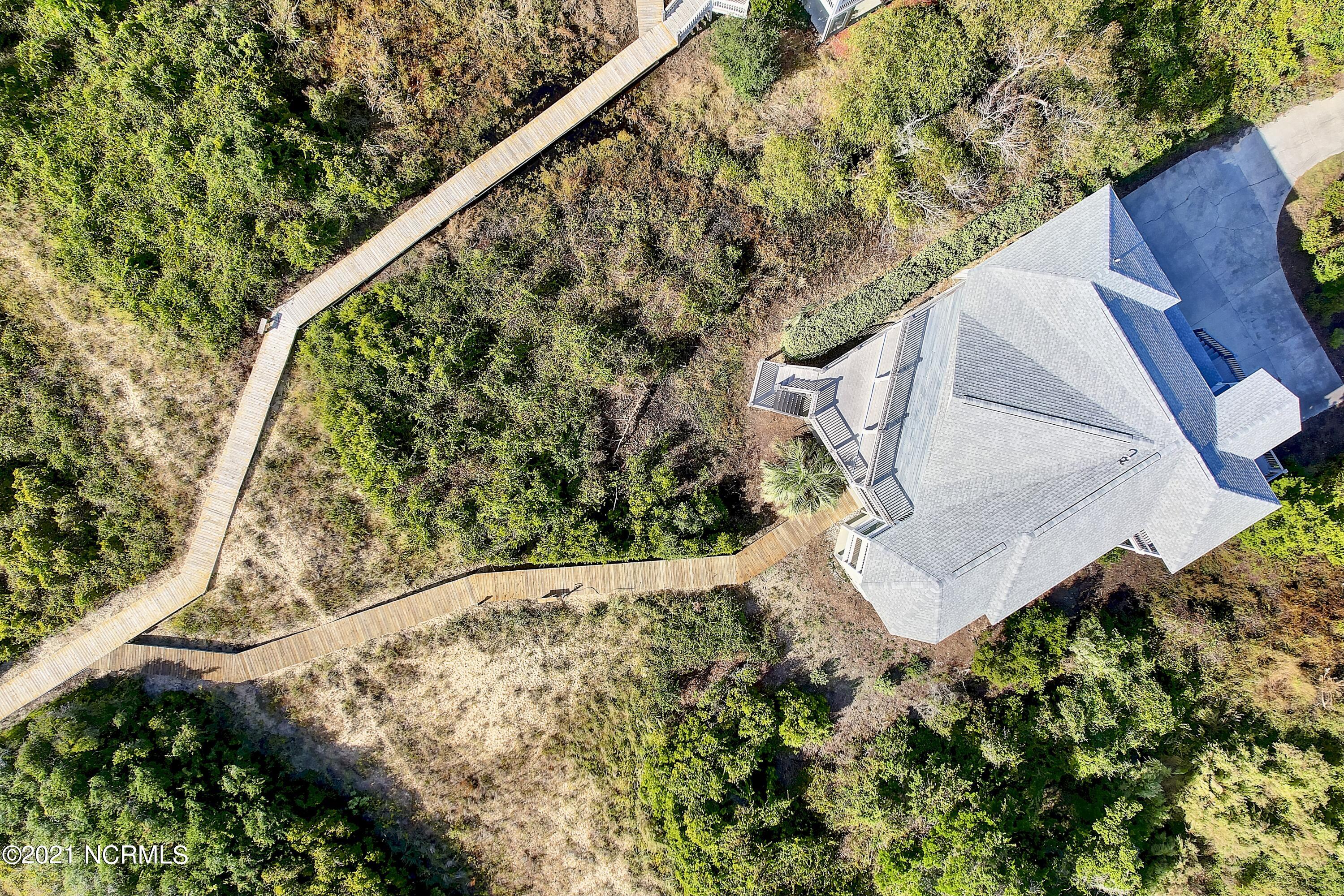 100536702 | Photo 22