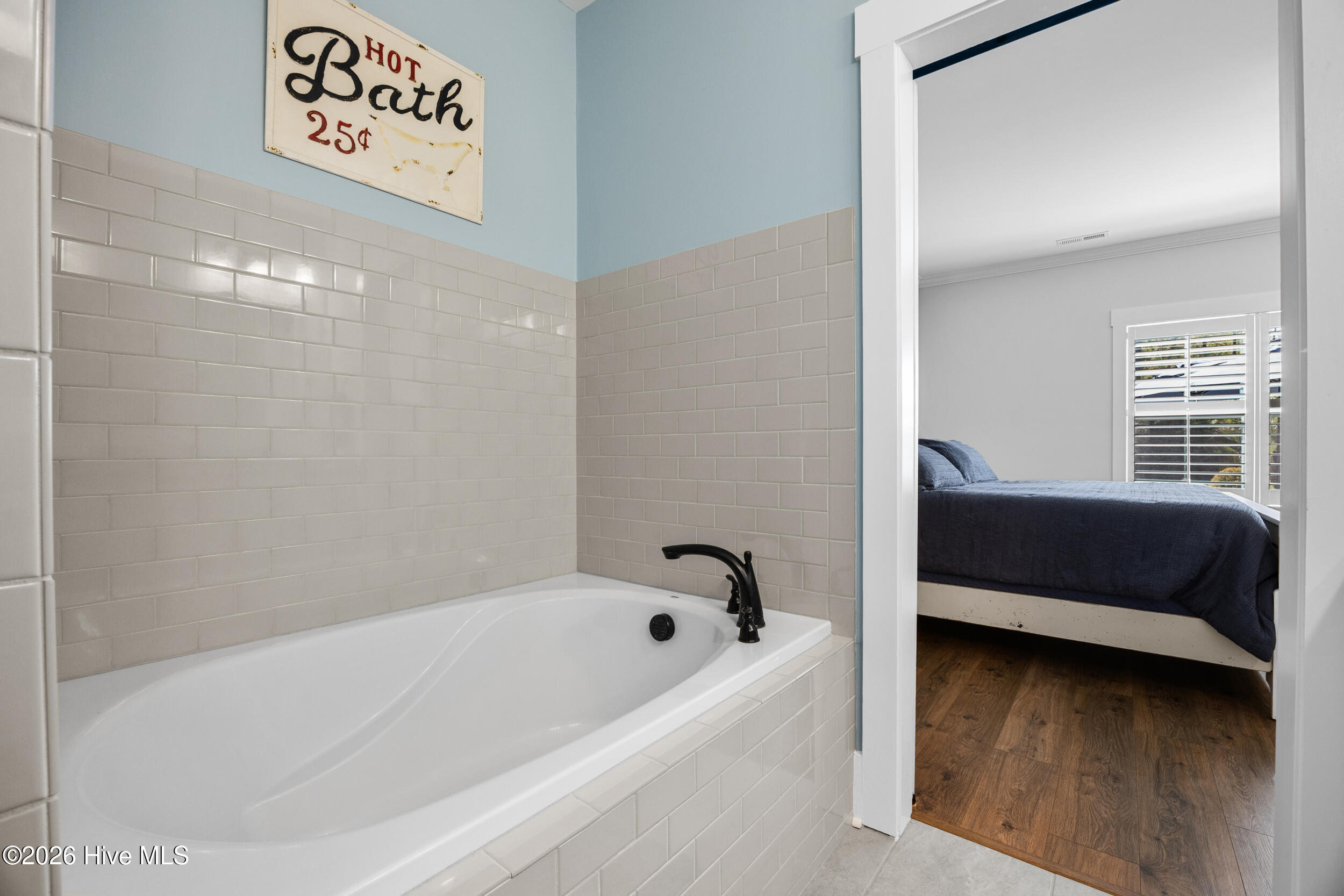 100564447 | Photo 31