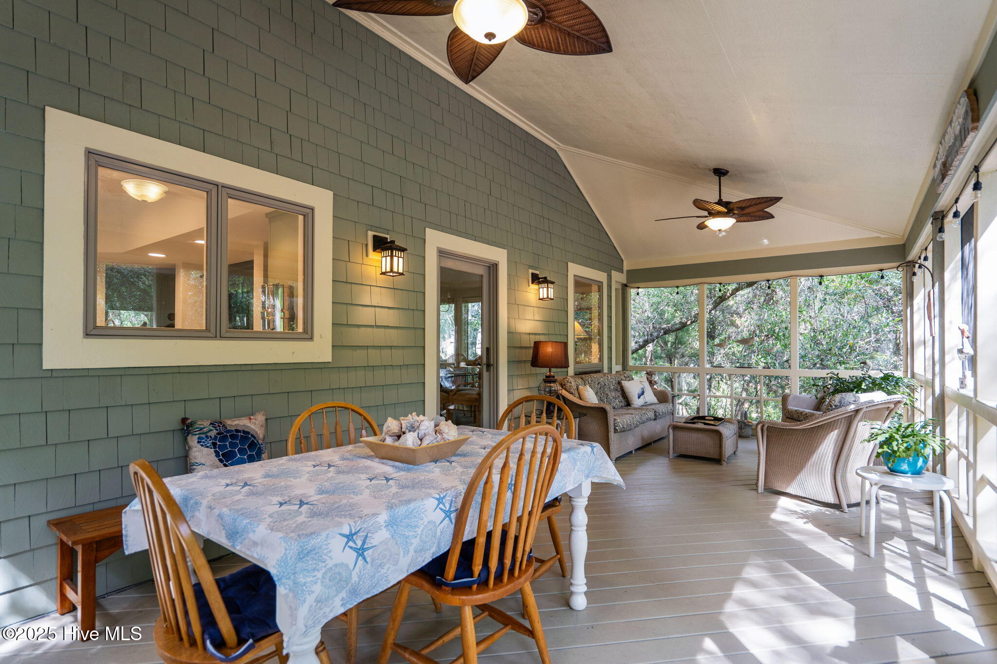 100501952 | Photo 25