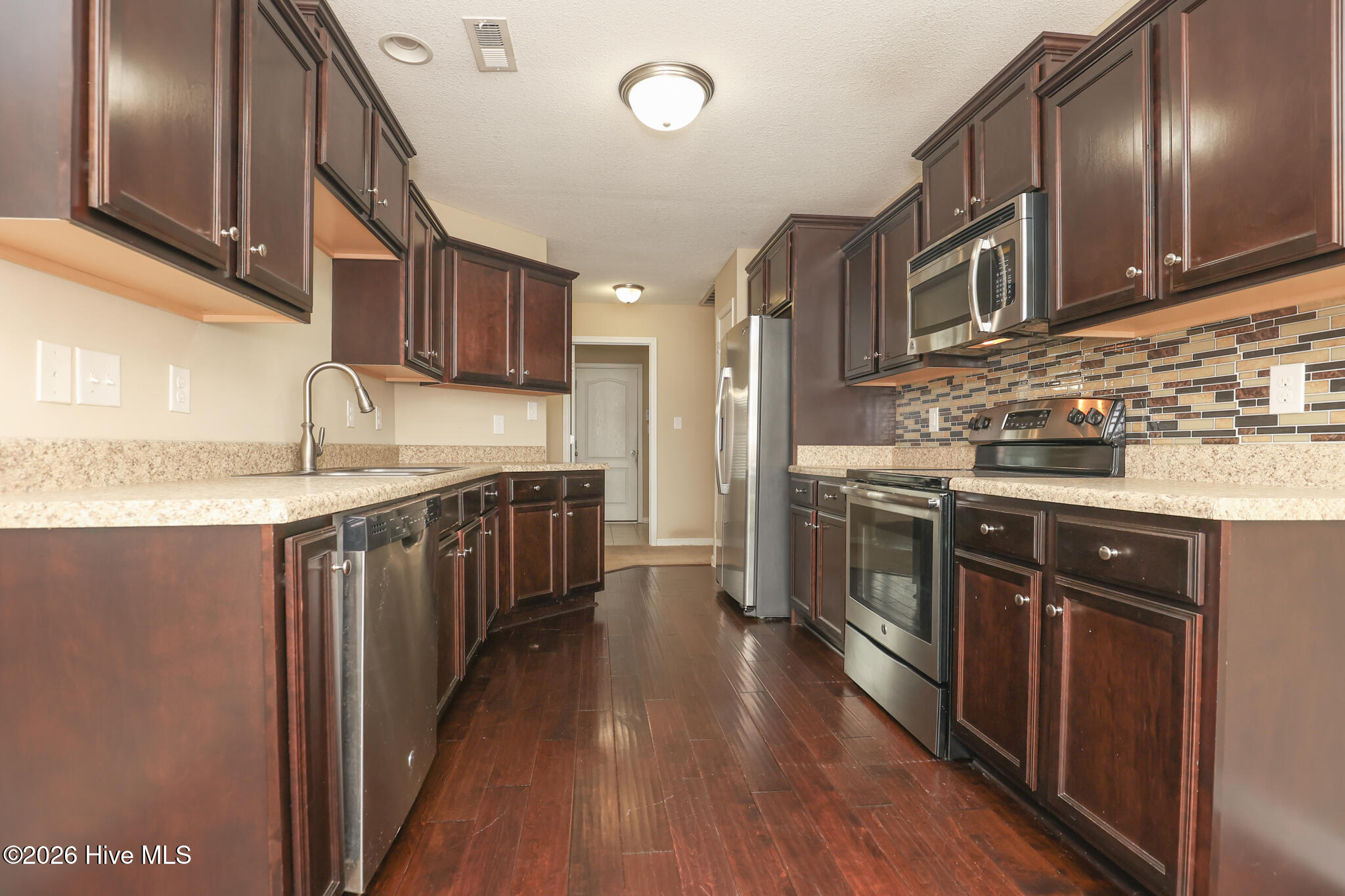 100562505 | Photo 11