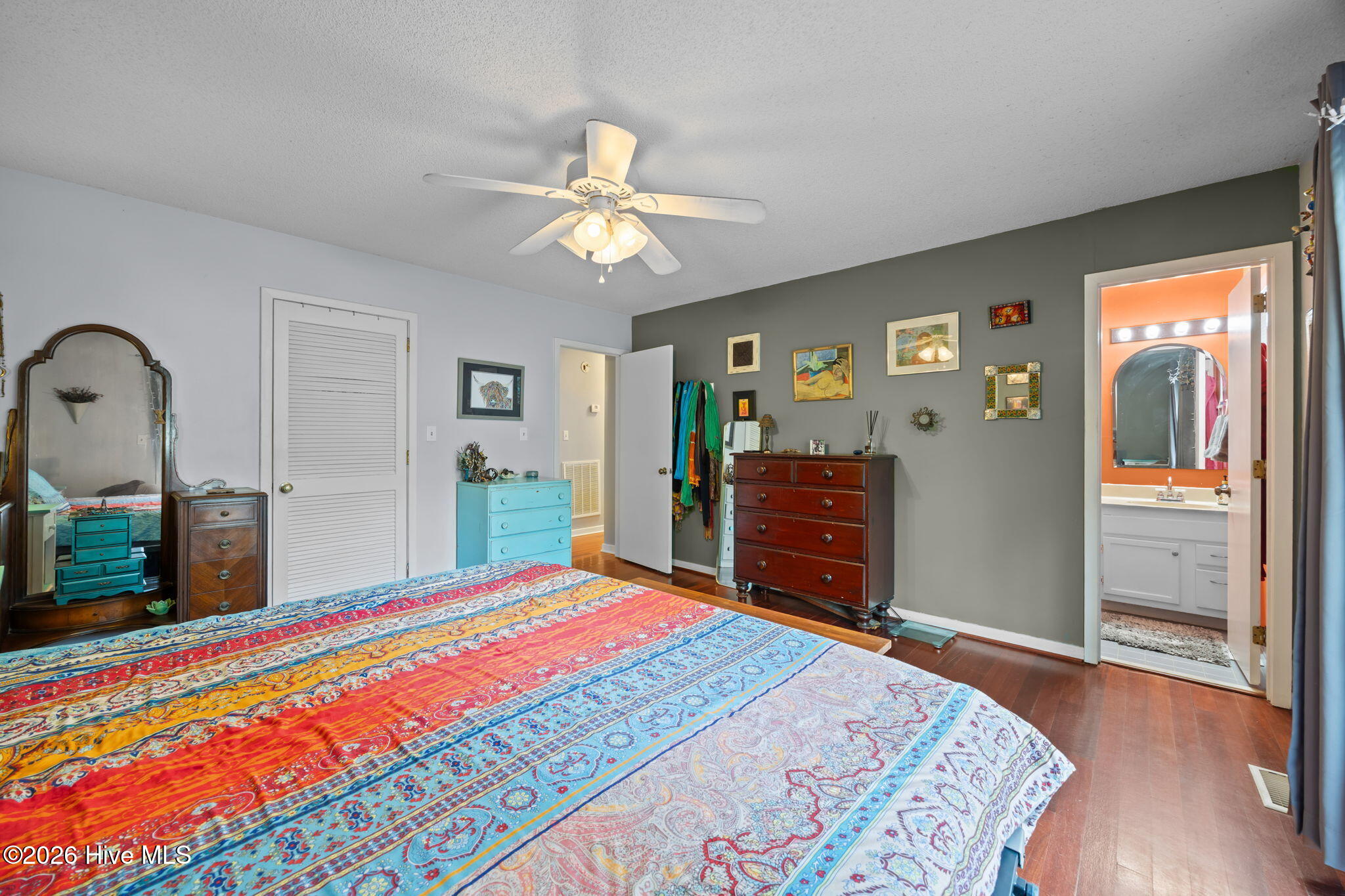 100552337 | Photo 16