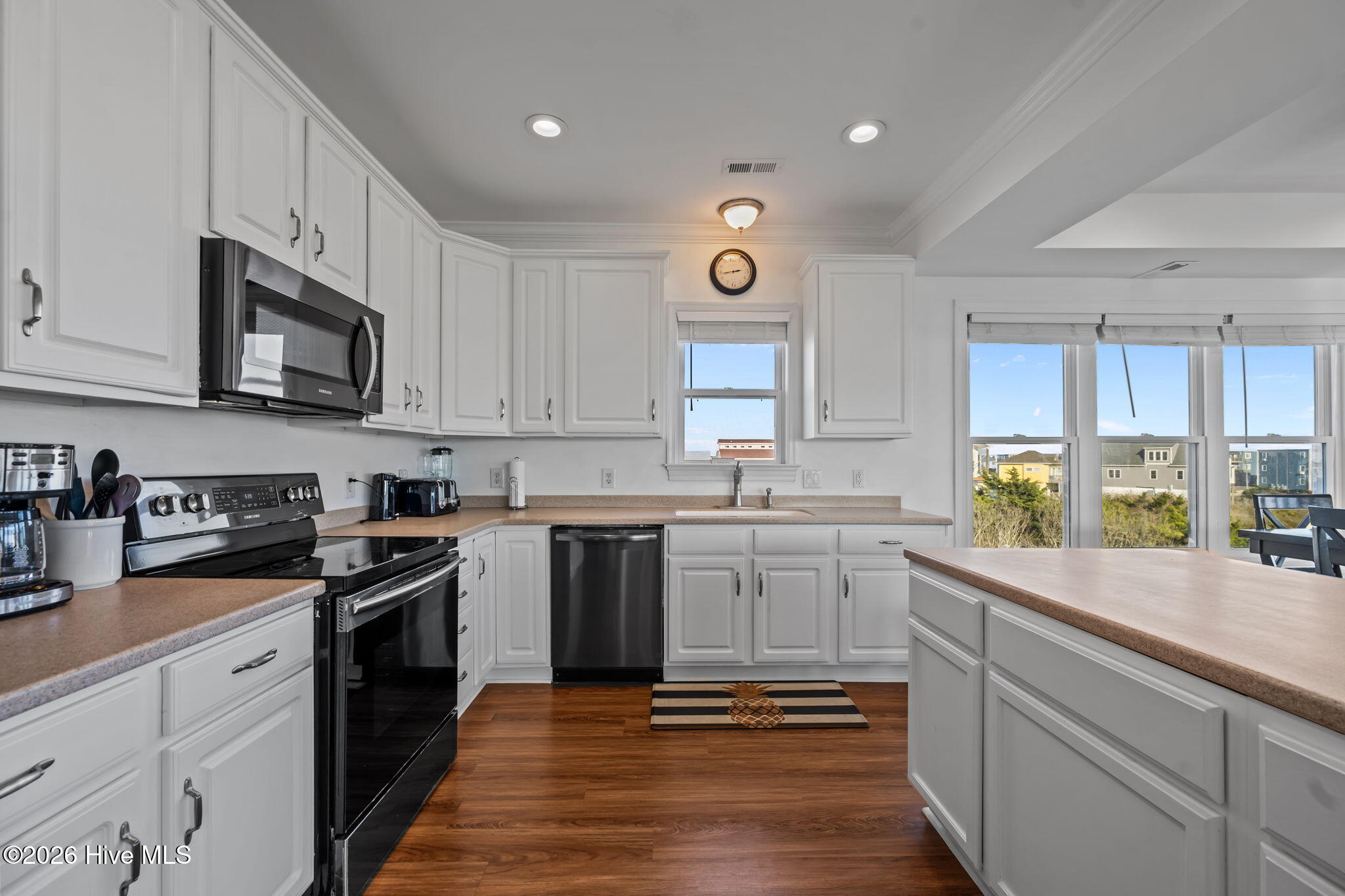 100565208 | Photo 17